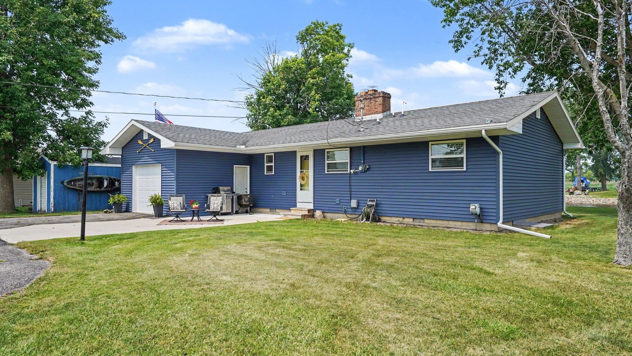 2327 Bay Ridge Drive Property Photo 3