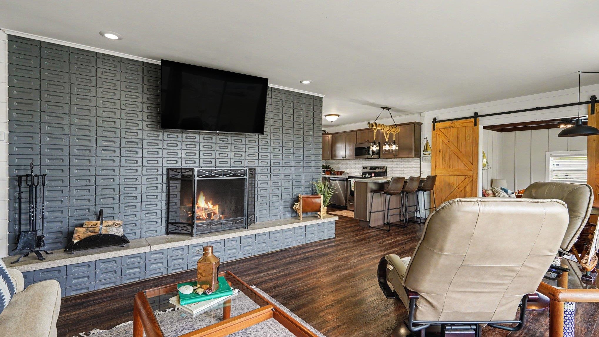 2327 Bay Ridge Drive Property Photo 7