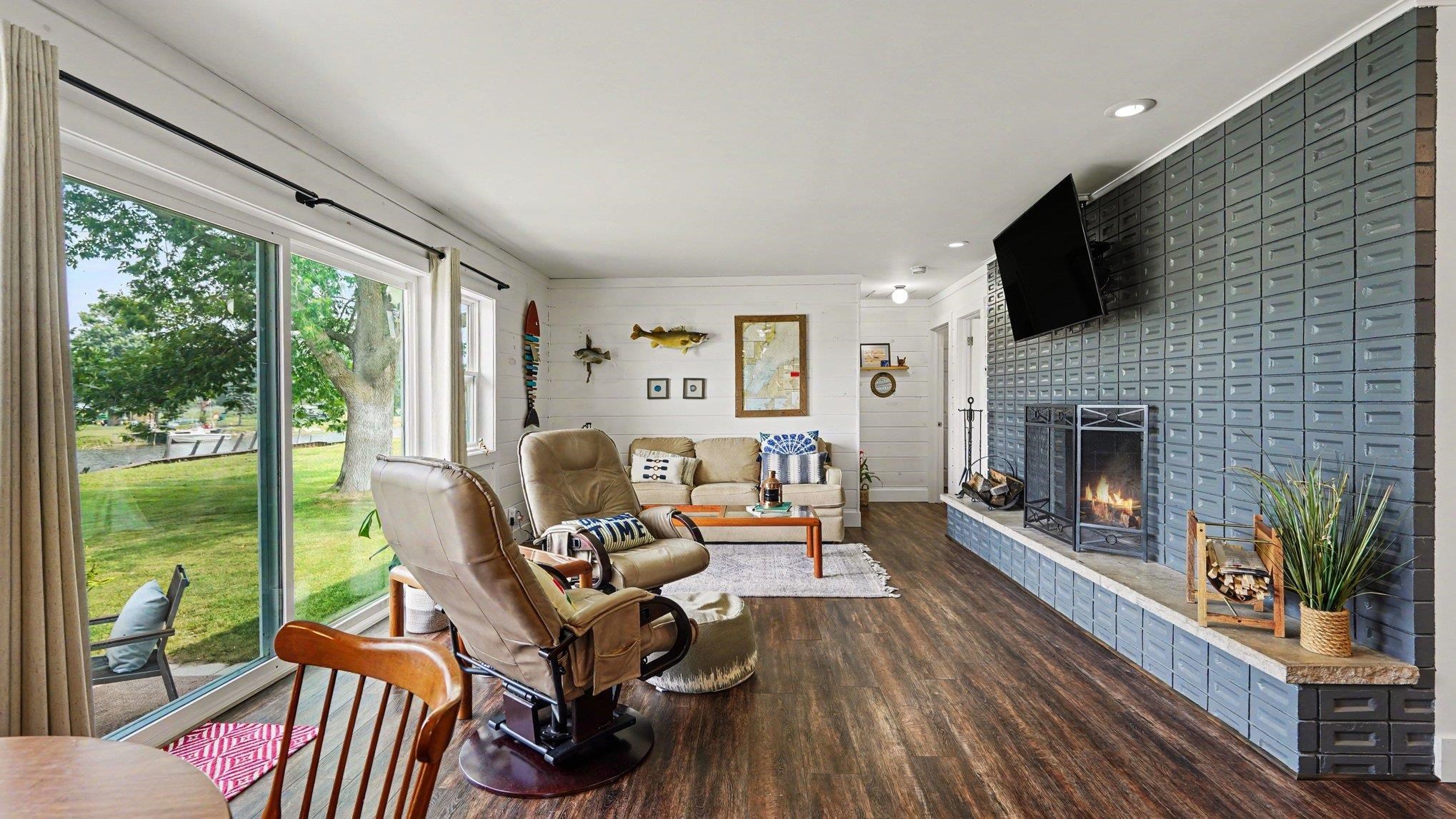 2327 Bay Ridge Drive Property Photo 8