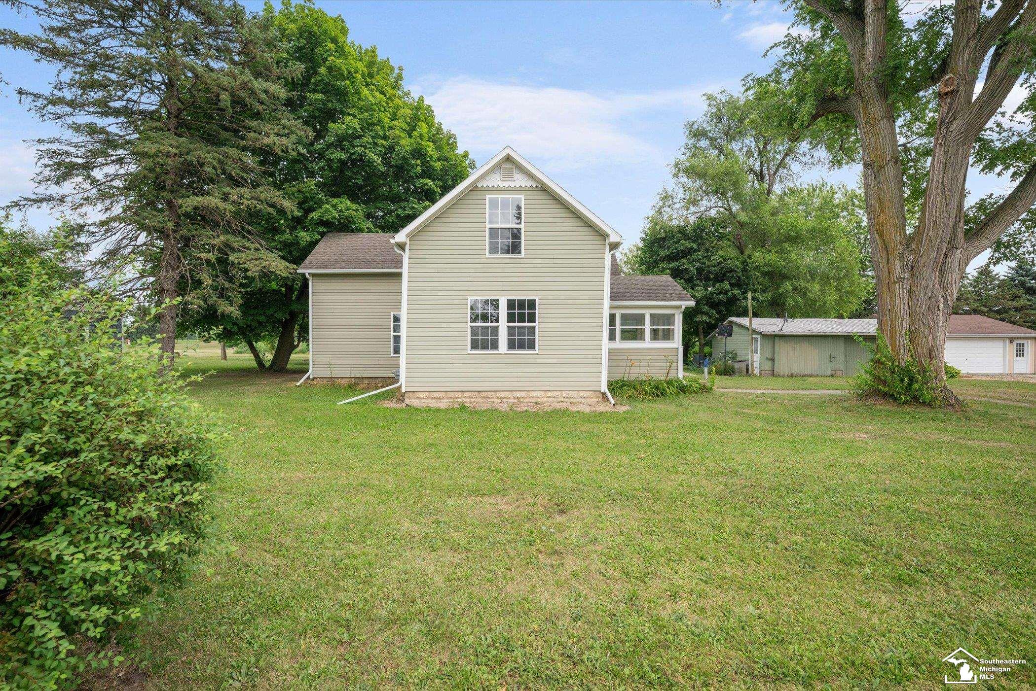 8408 Memorial Highway Property Photo 1