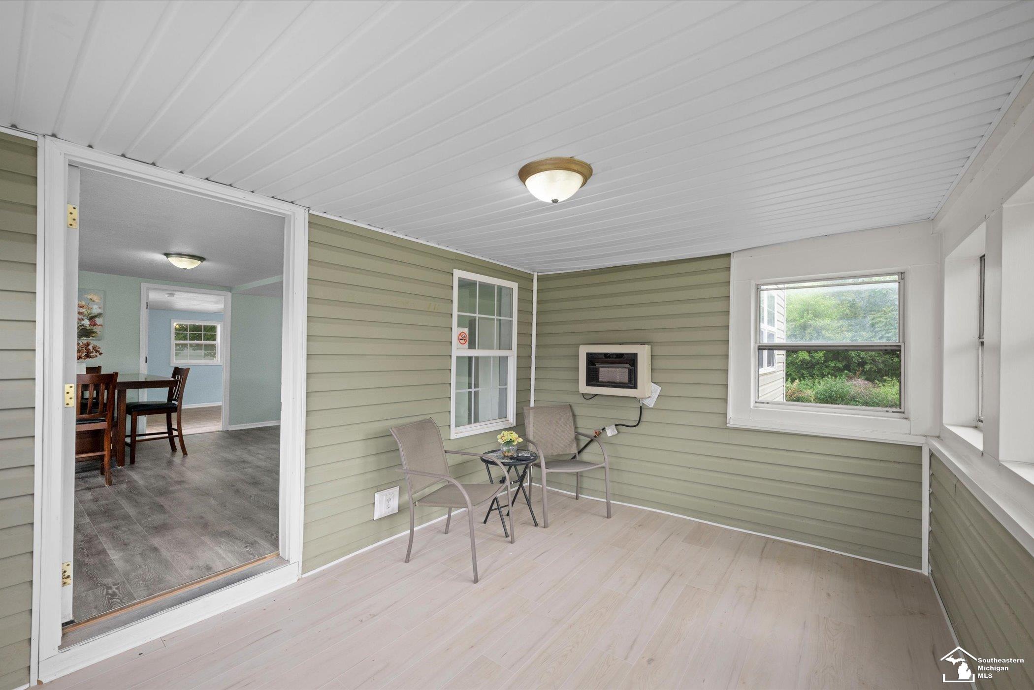 8408 Memorial Highway Property Photo 7