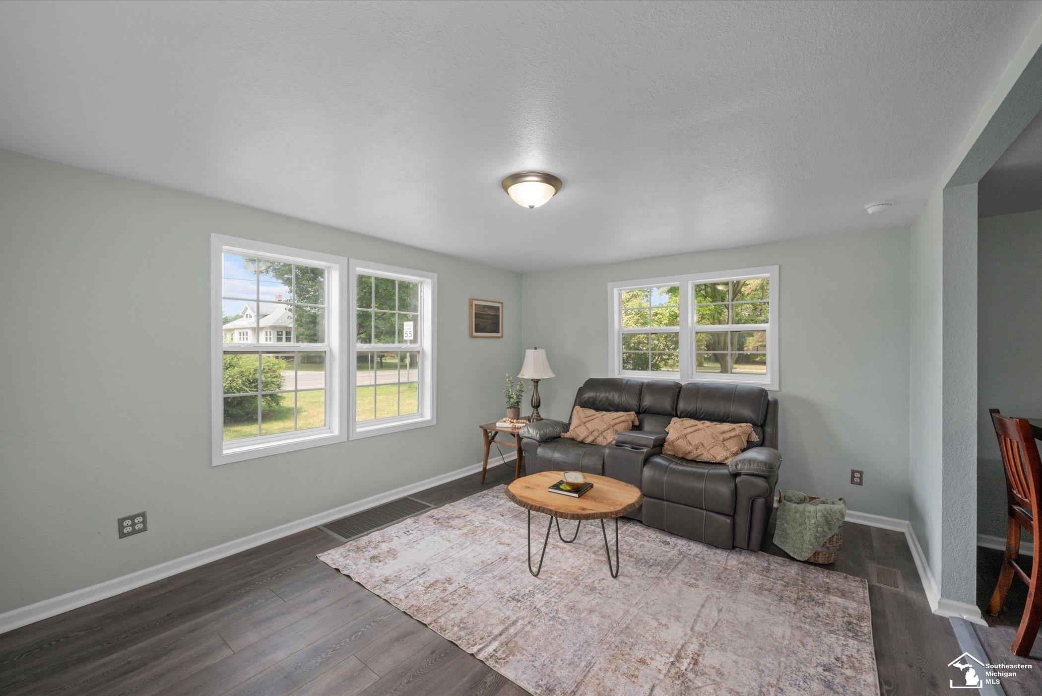 8408 Memorial Highway Property Photo 11