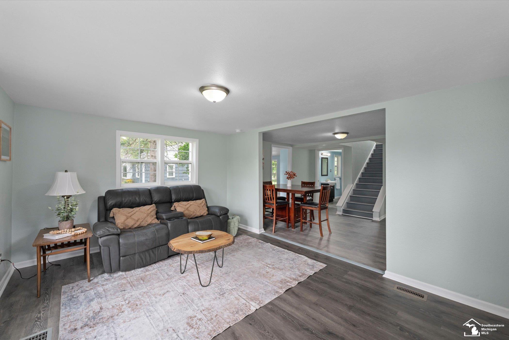 8408 Memorial Highway Property Photo 12