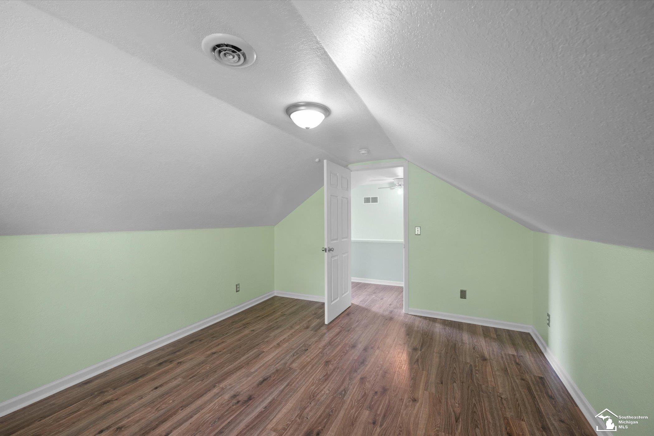 8408 Memorial Highway Property Photo 22