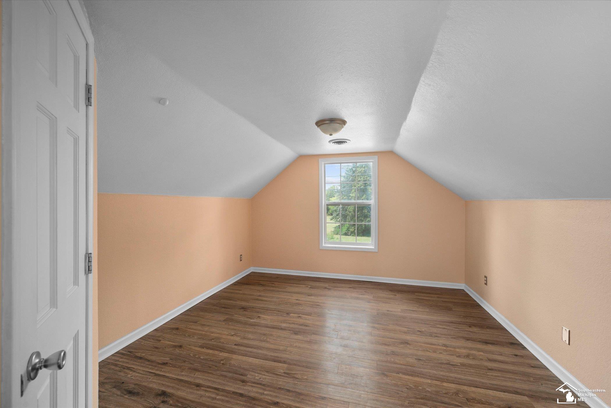 8408 Memorial Highway Property Photo 24