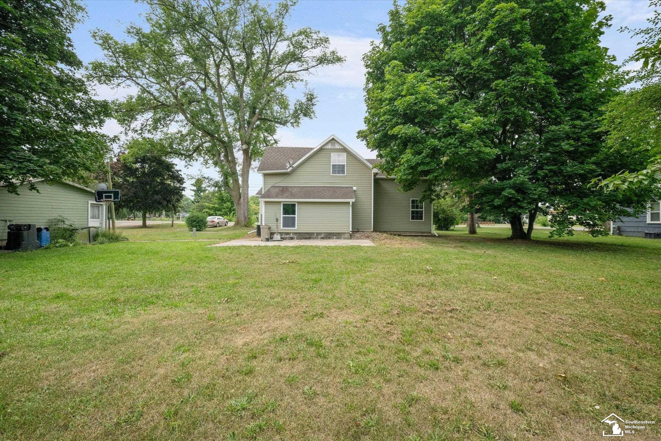 8408 Memorial Highway Property Photo 30