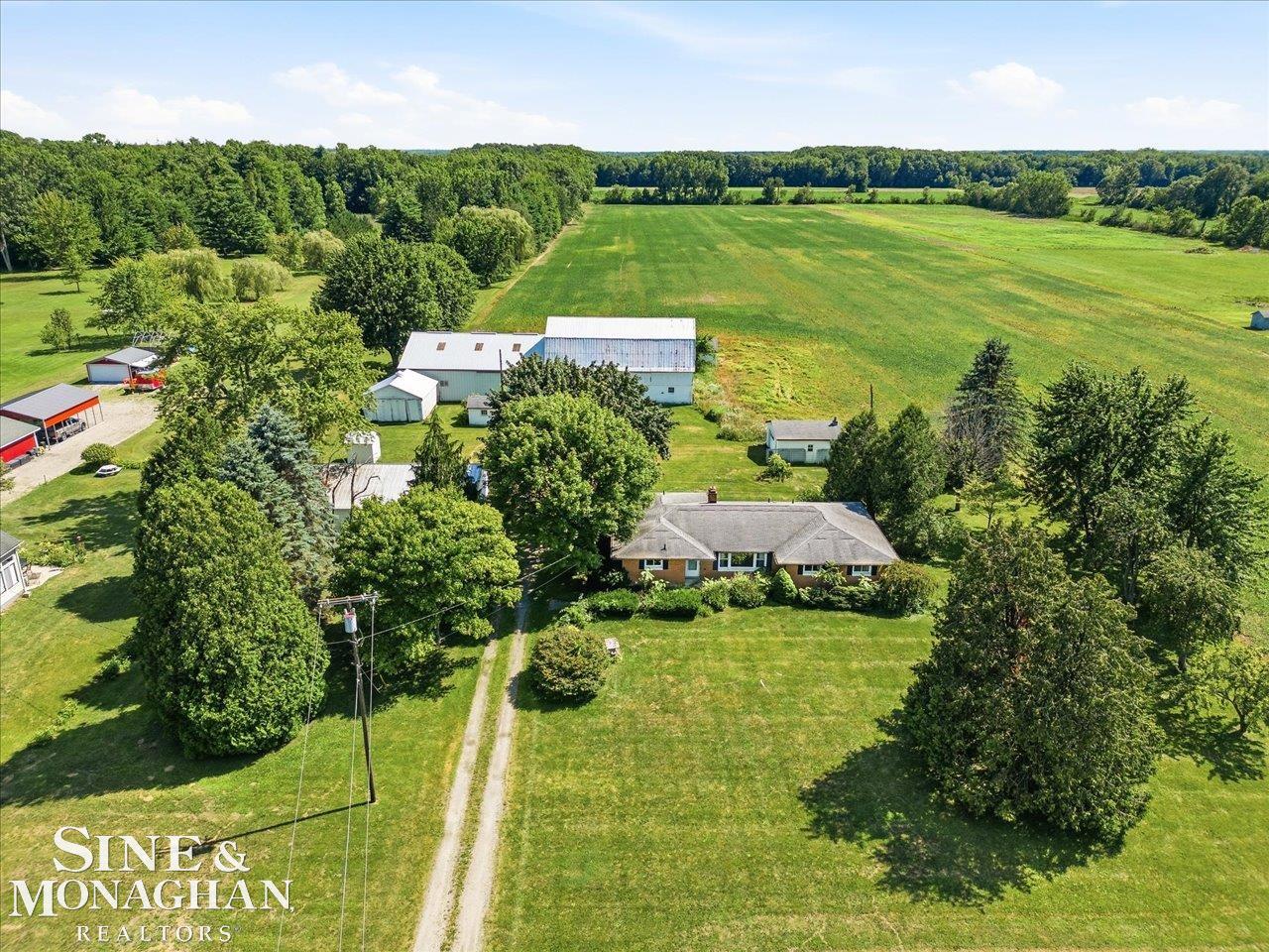 6639 Fred W Moore Highway Property Photo 1