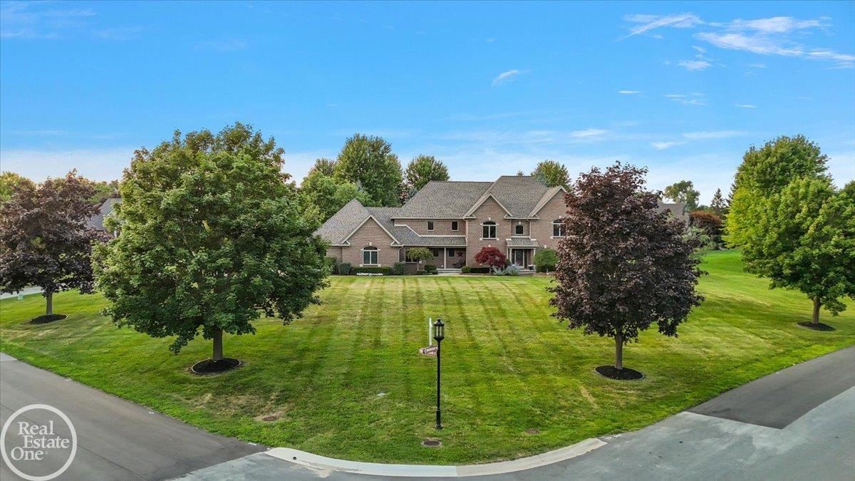 8849 Heatherwood Court Property Photo 3