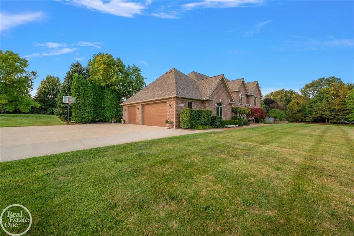 8849 Heatherwood Court Property Photo 16