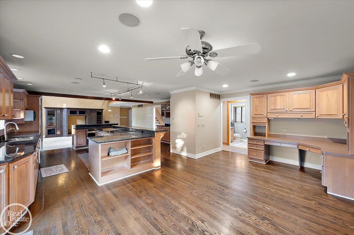 8849 Heatherwood Court Property Photo 23