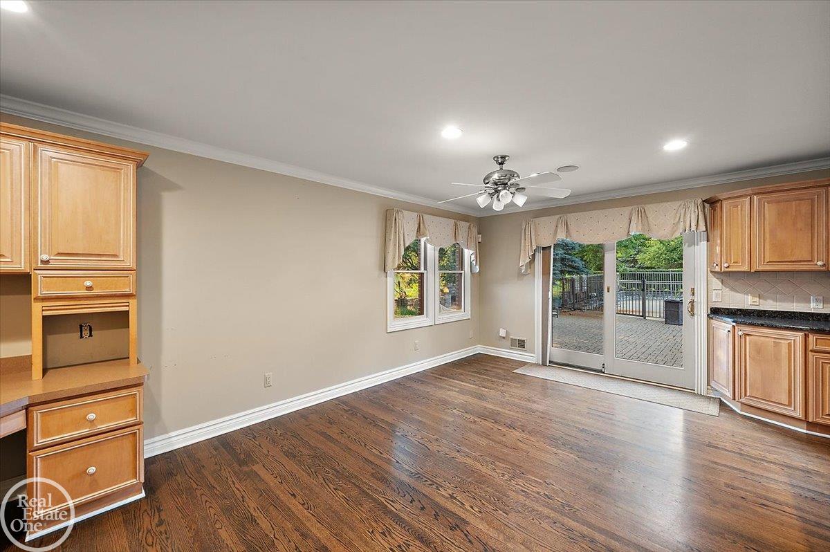 8849 Heatherwood Court Property Photo 24