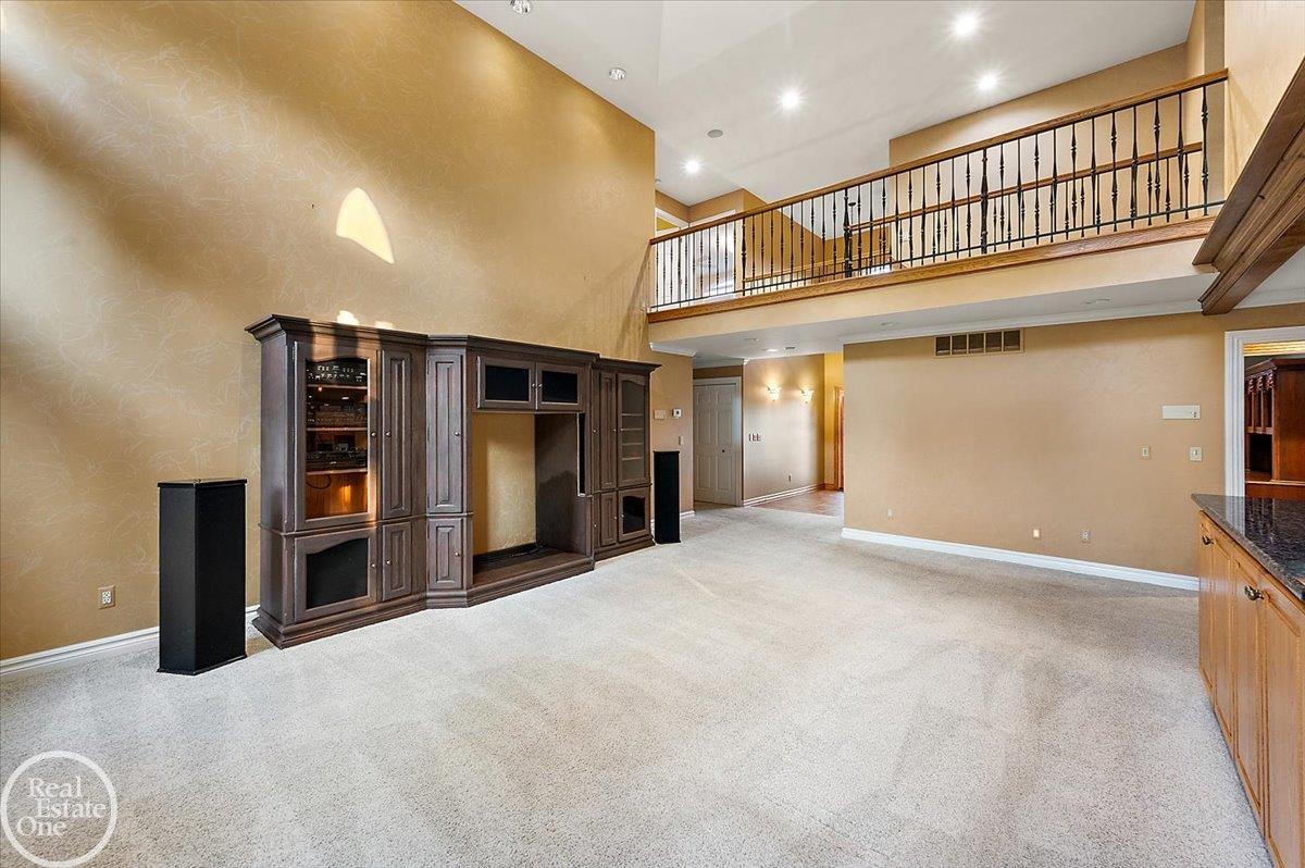 8849 Heatherwood Court Property Photo 26