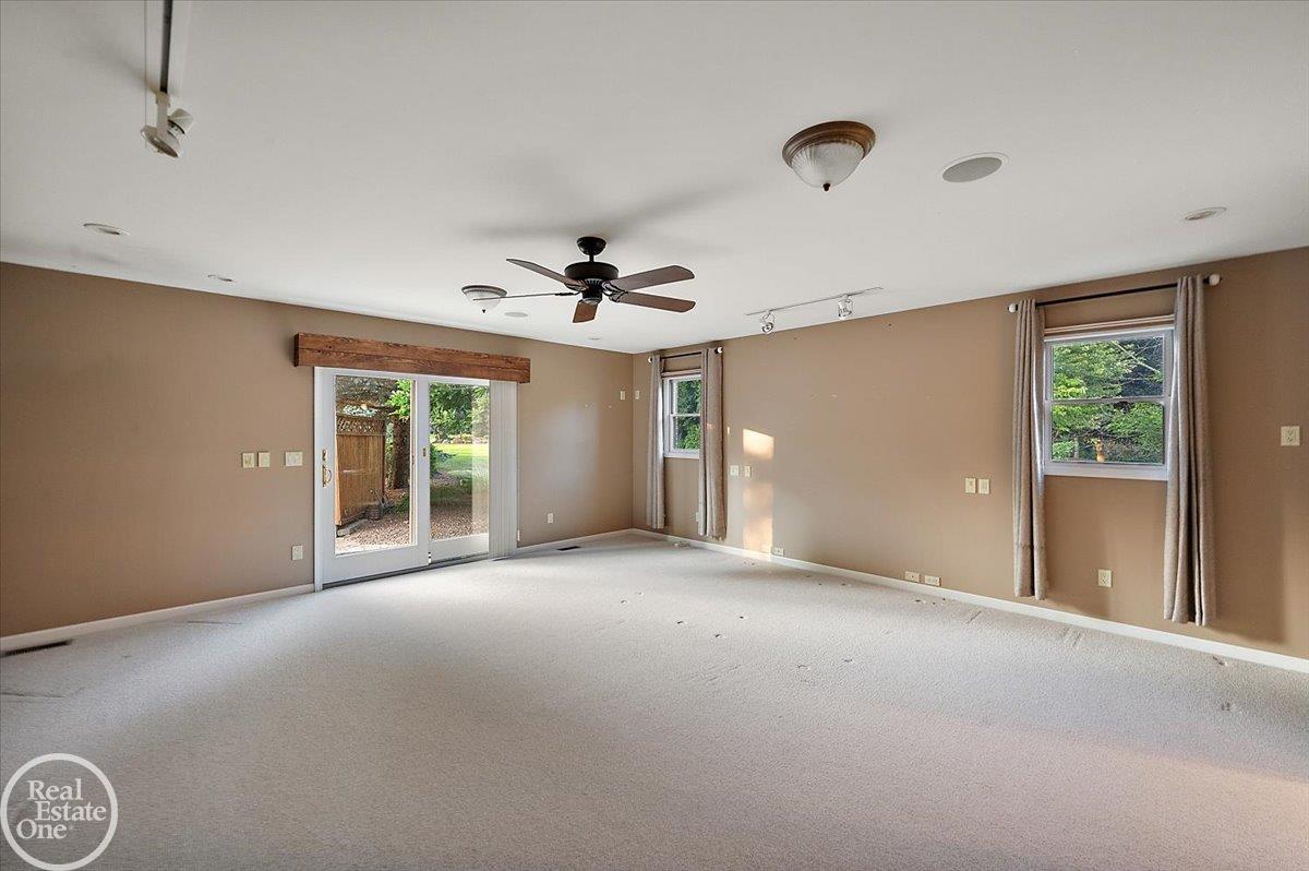 8849 Heatherwood Court Property Photo 30