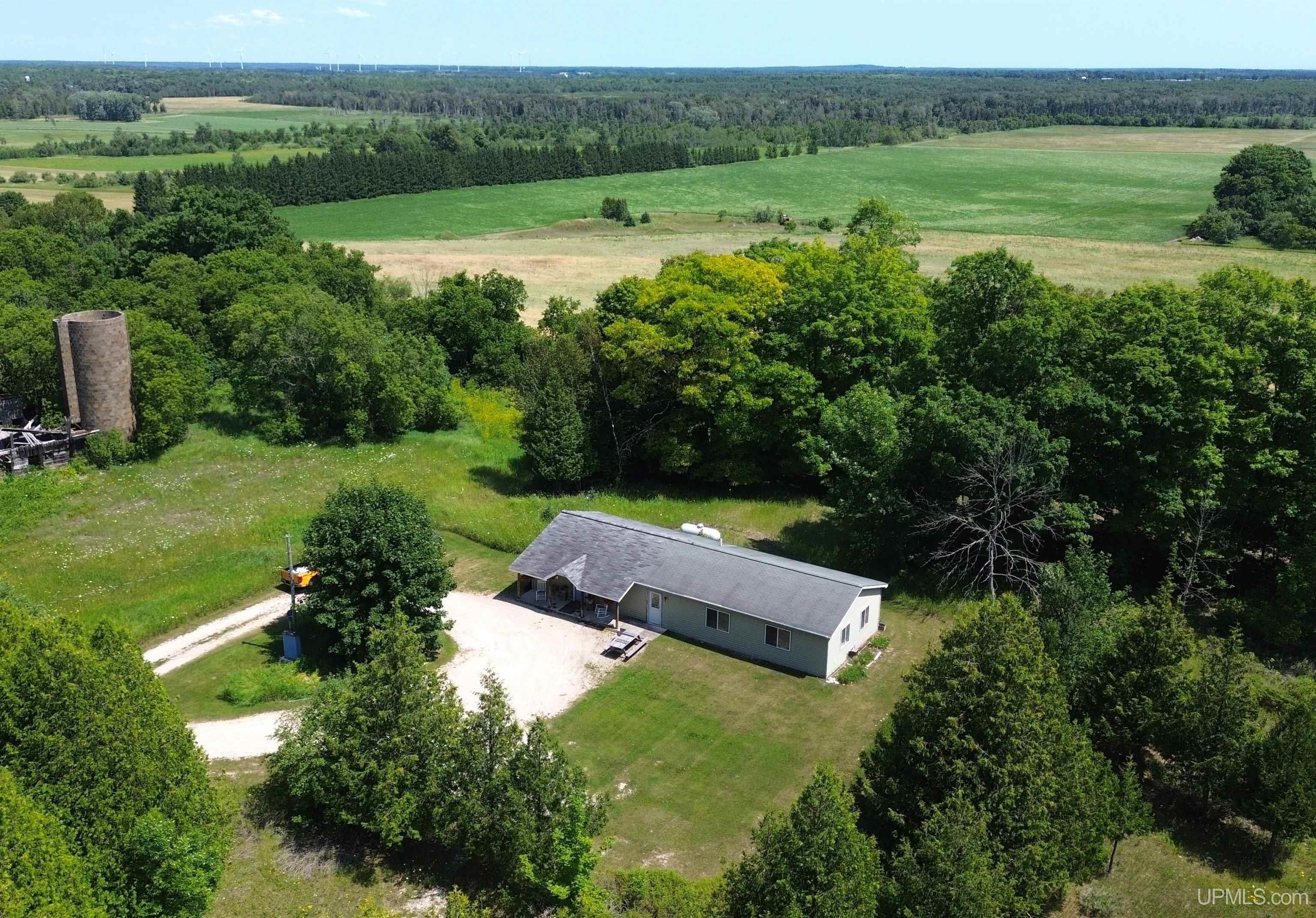 5580 Ll Road Property Photo 1