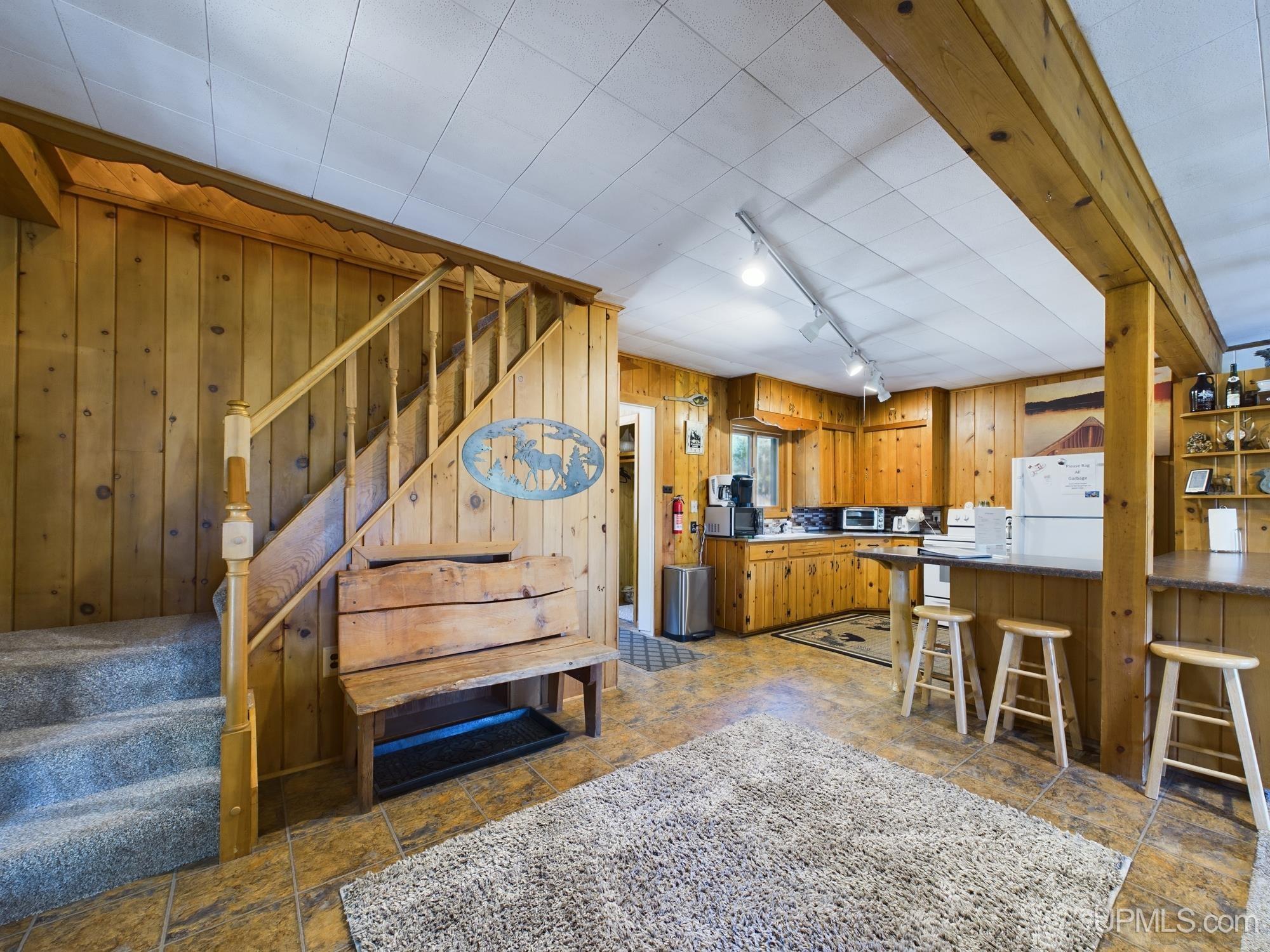 5441 Curtis Drive Property Photo 4