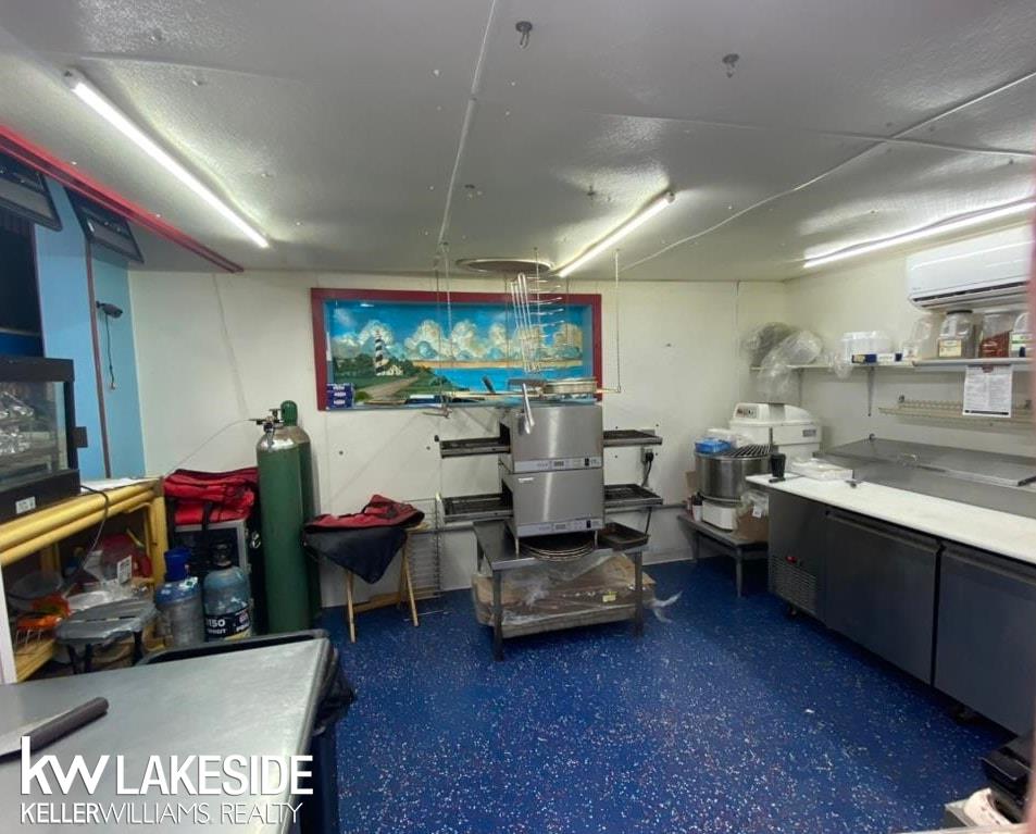 6631 Main Street Property Photo 18