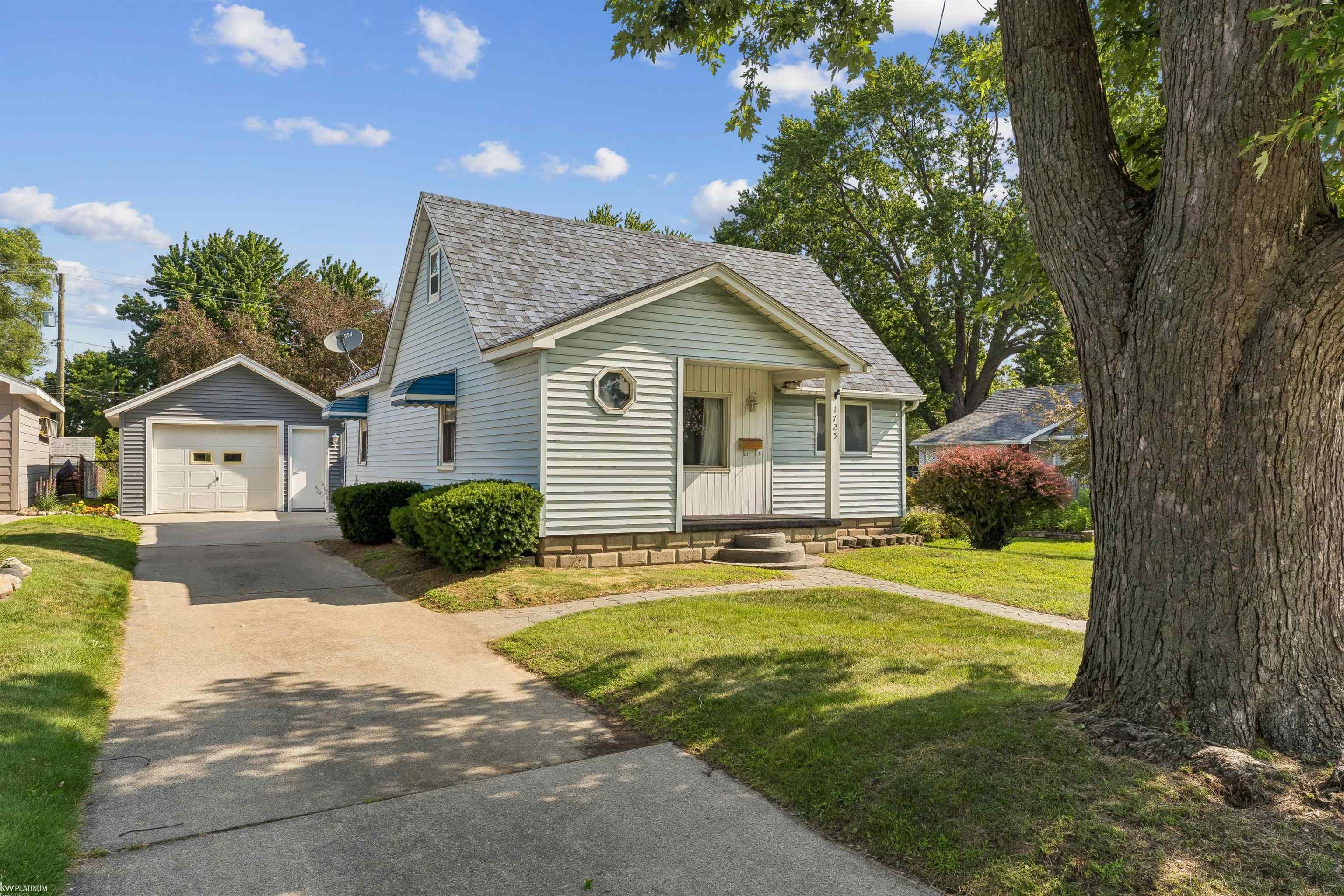 1725 Lyon Street Property Photo 1