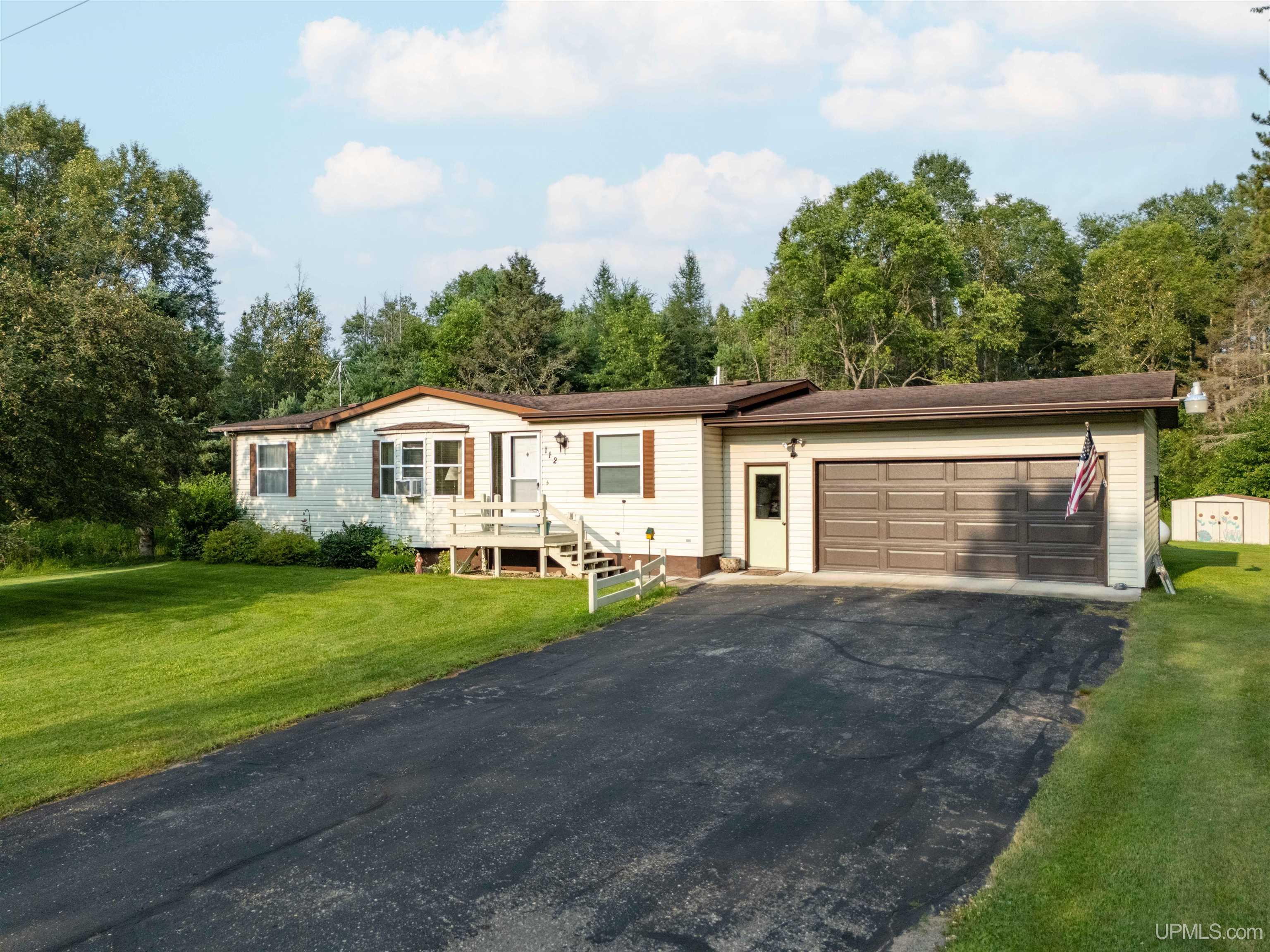 112 Park City Cutoff Road Property Photo 1