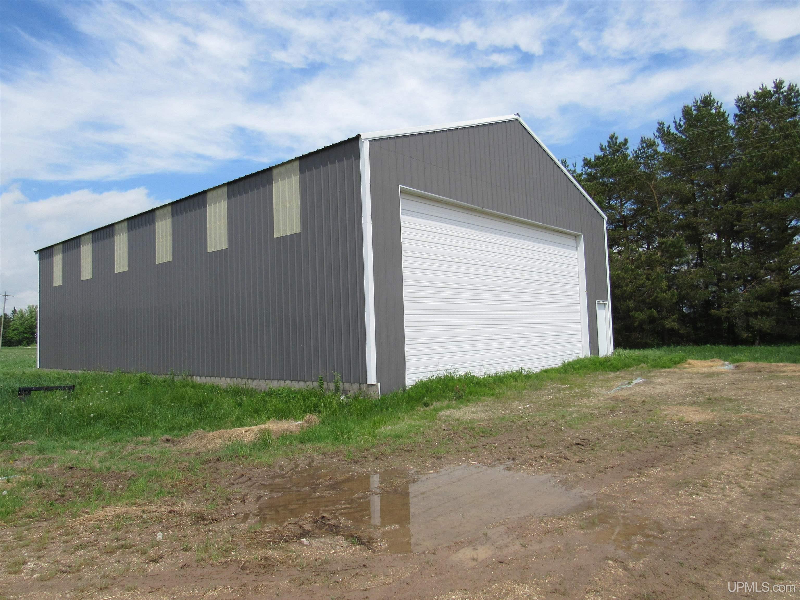 20864 S Mackinac Trail Property Photo 1