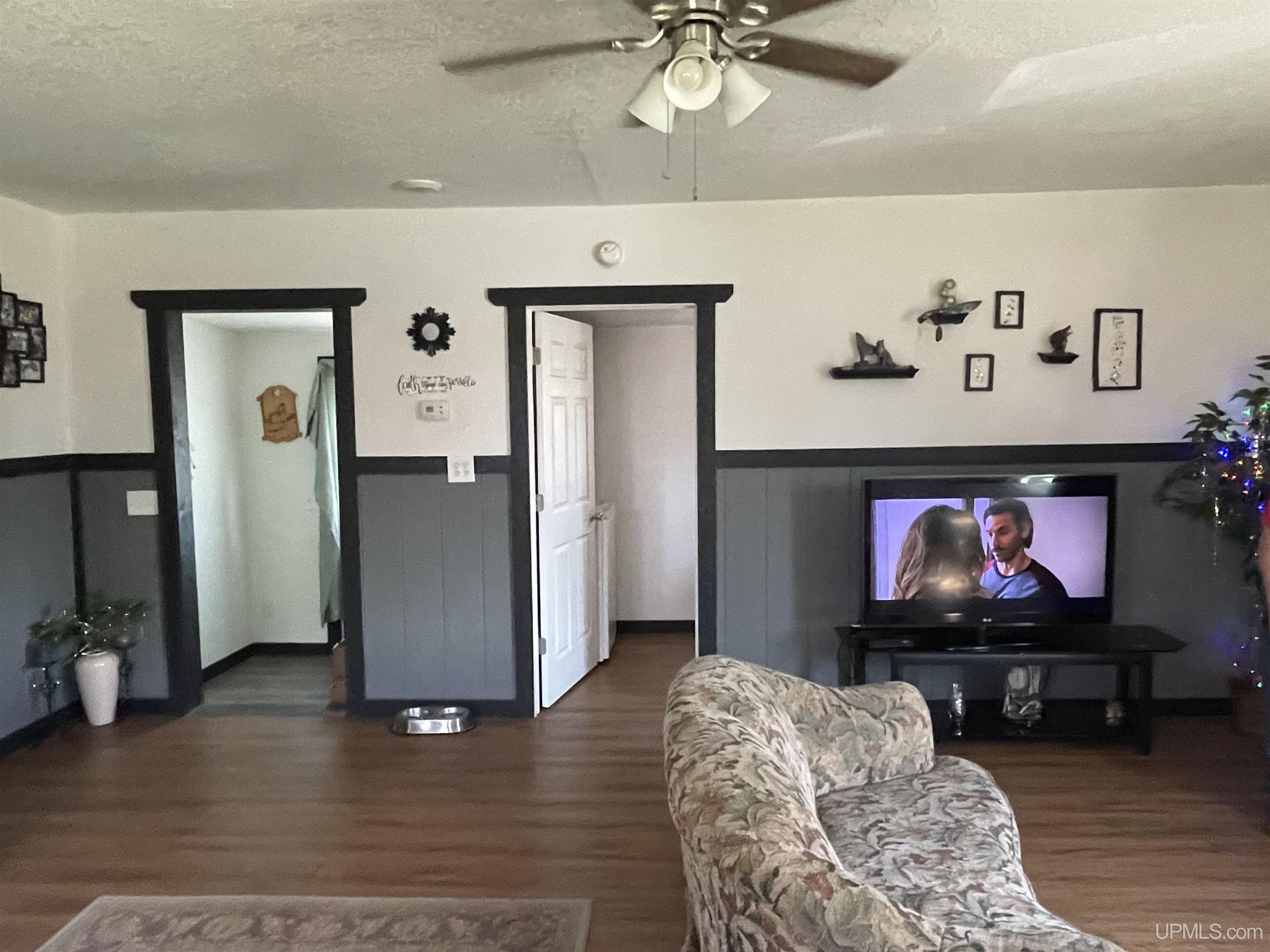 100 Carpenter Avenue Property Photo 2