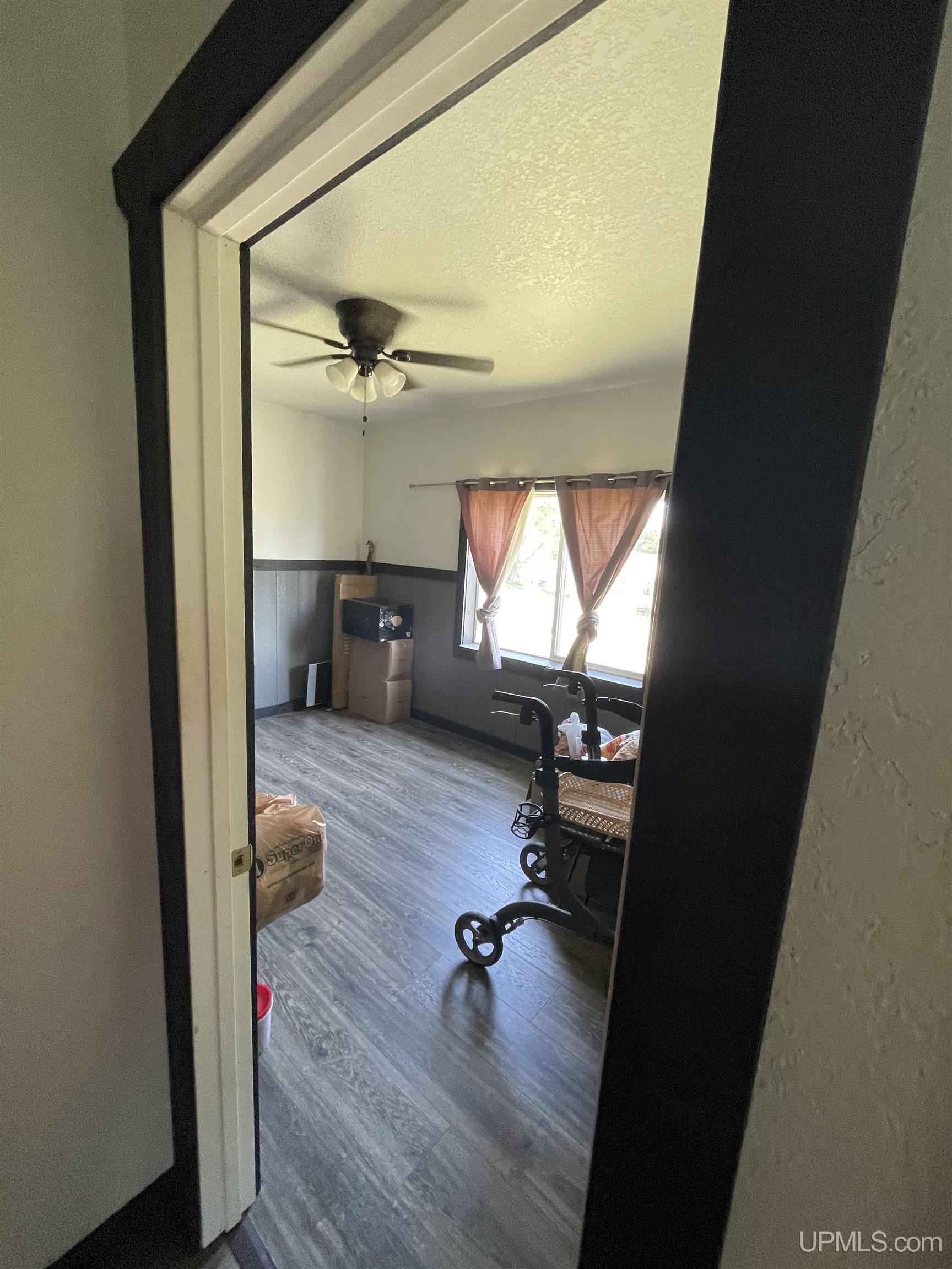 100 Carpenter Avenue Property Photo 6