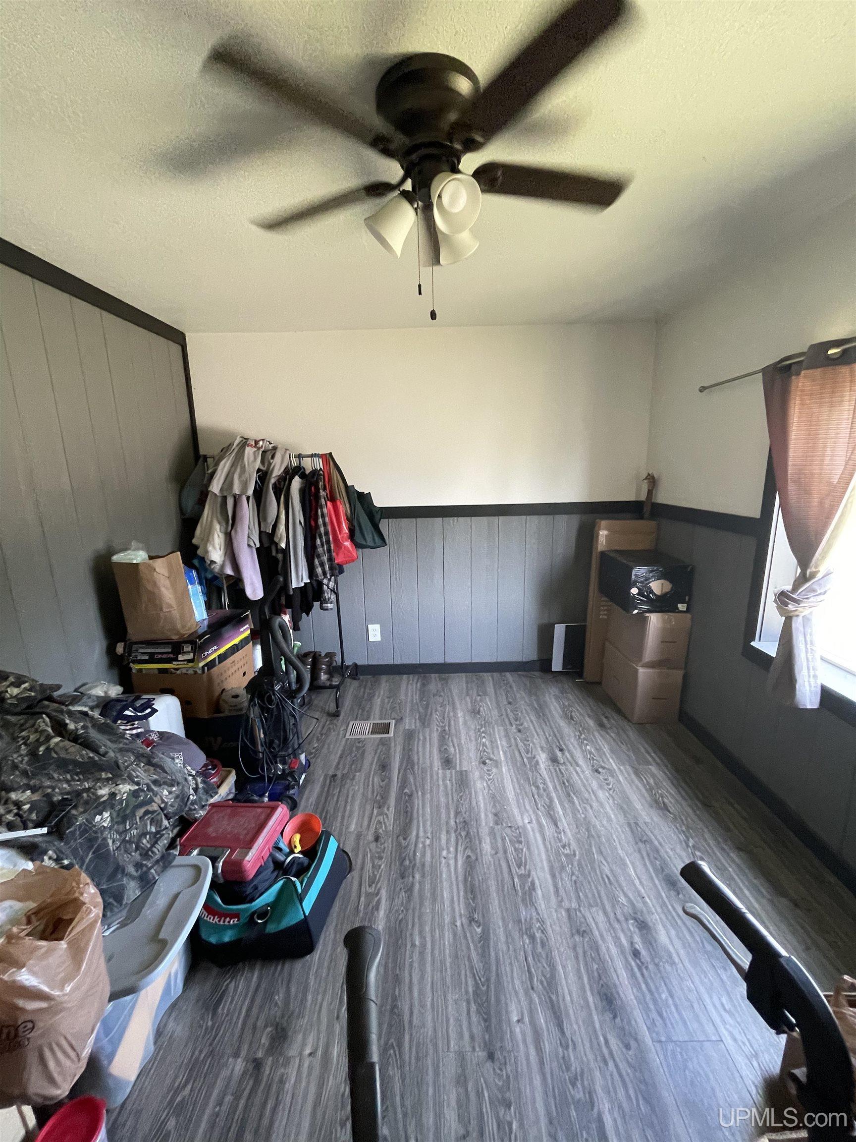 100 Carpenter Avenue Property Photo 7