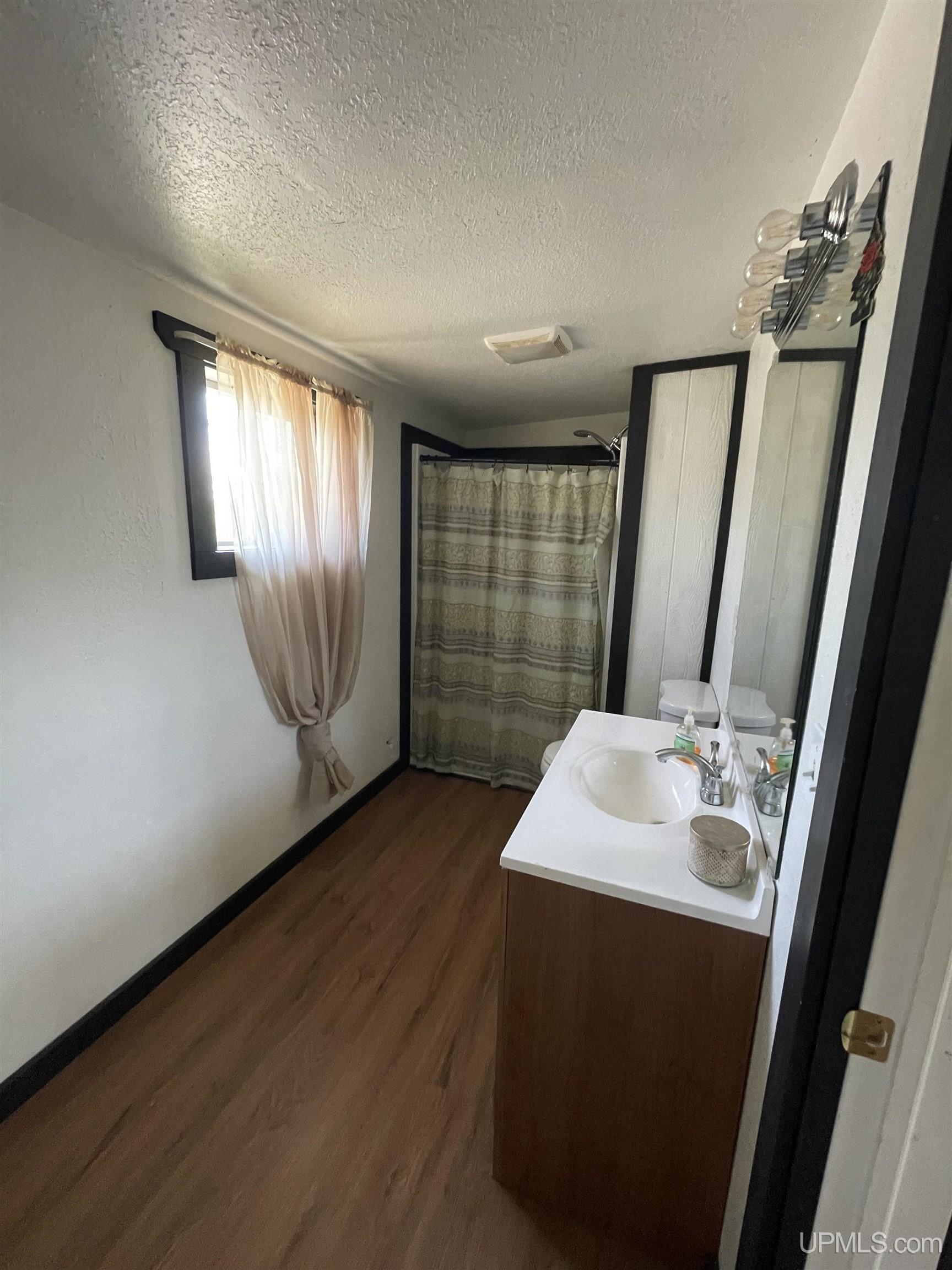 100 Carpenter Avenue Property Photo 13