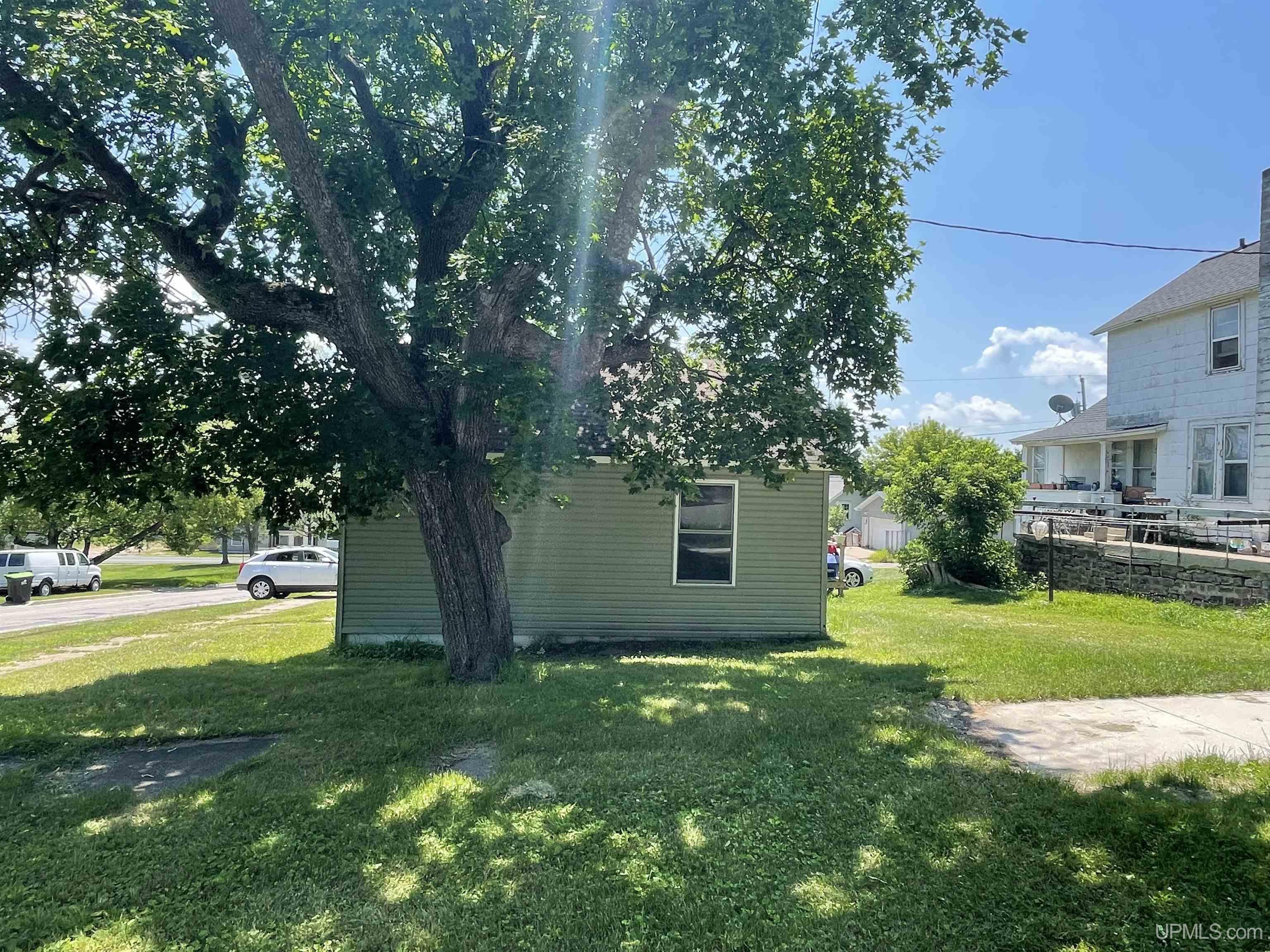 100 Carpenter Avenue Property Photo 17
