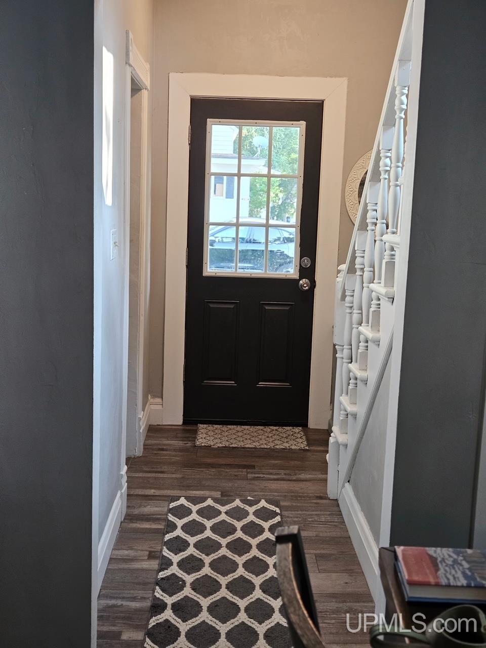 624 E B Street Property Photo 2