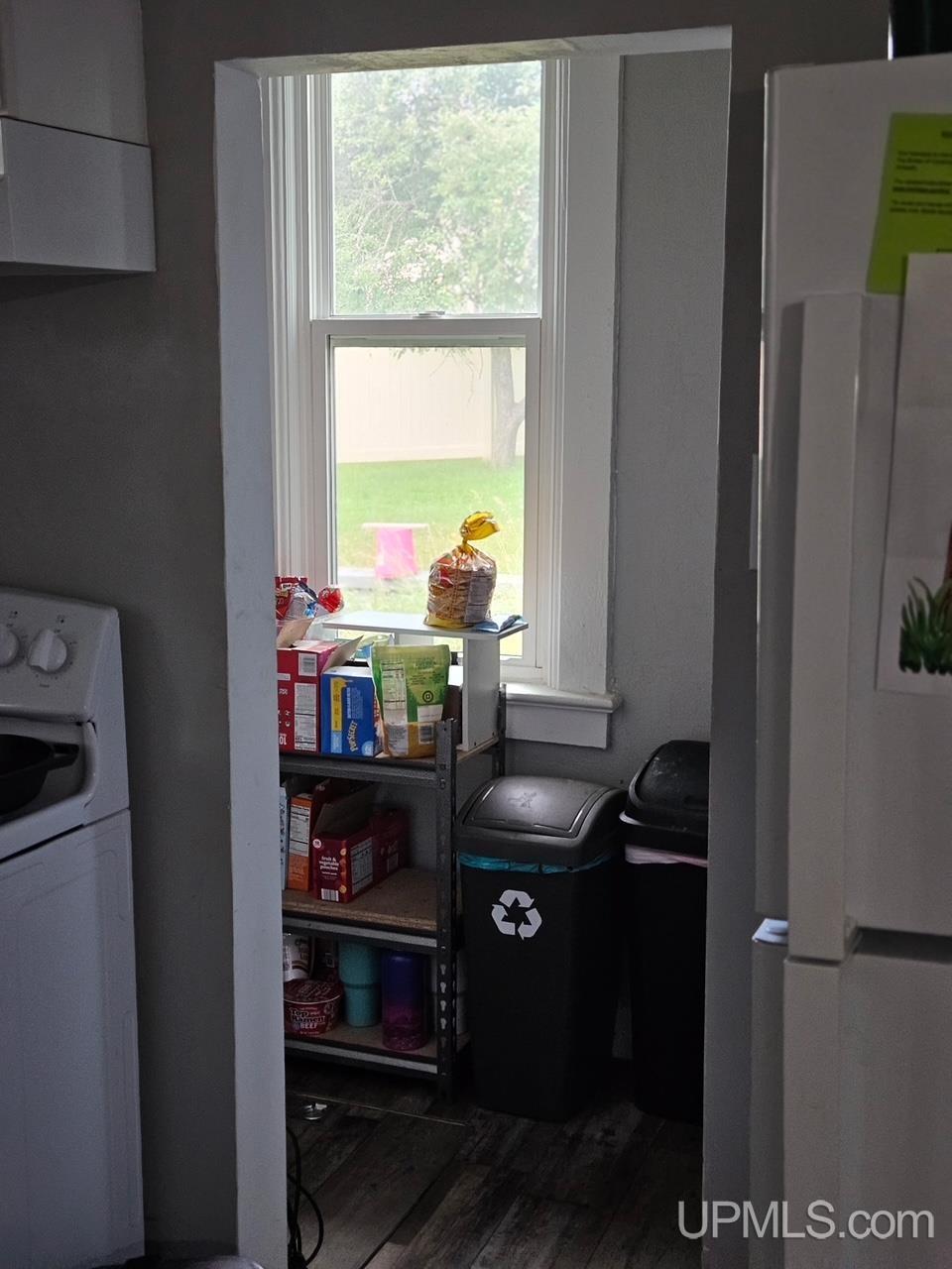 624 E B Street Property Photo 9