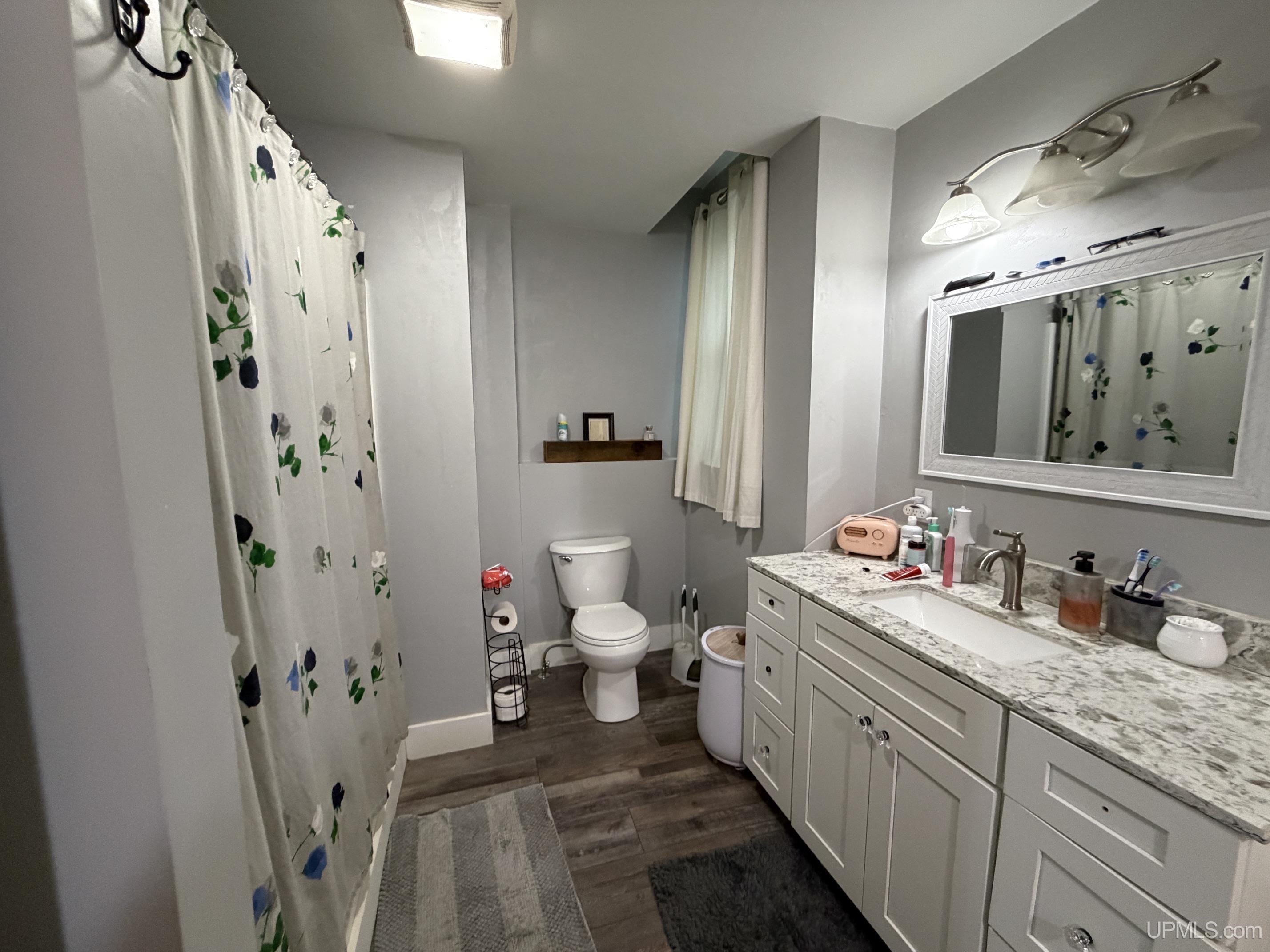 624 E B Street Property Photo 15