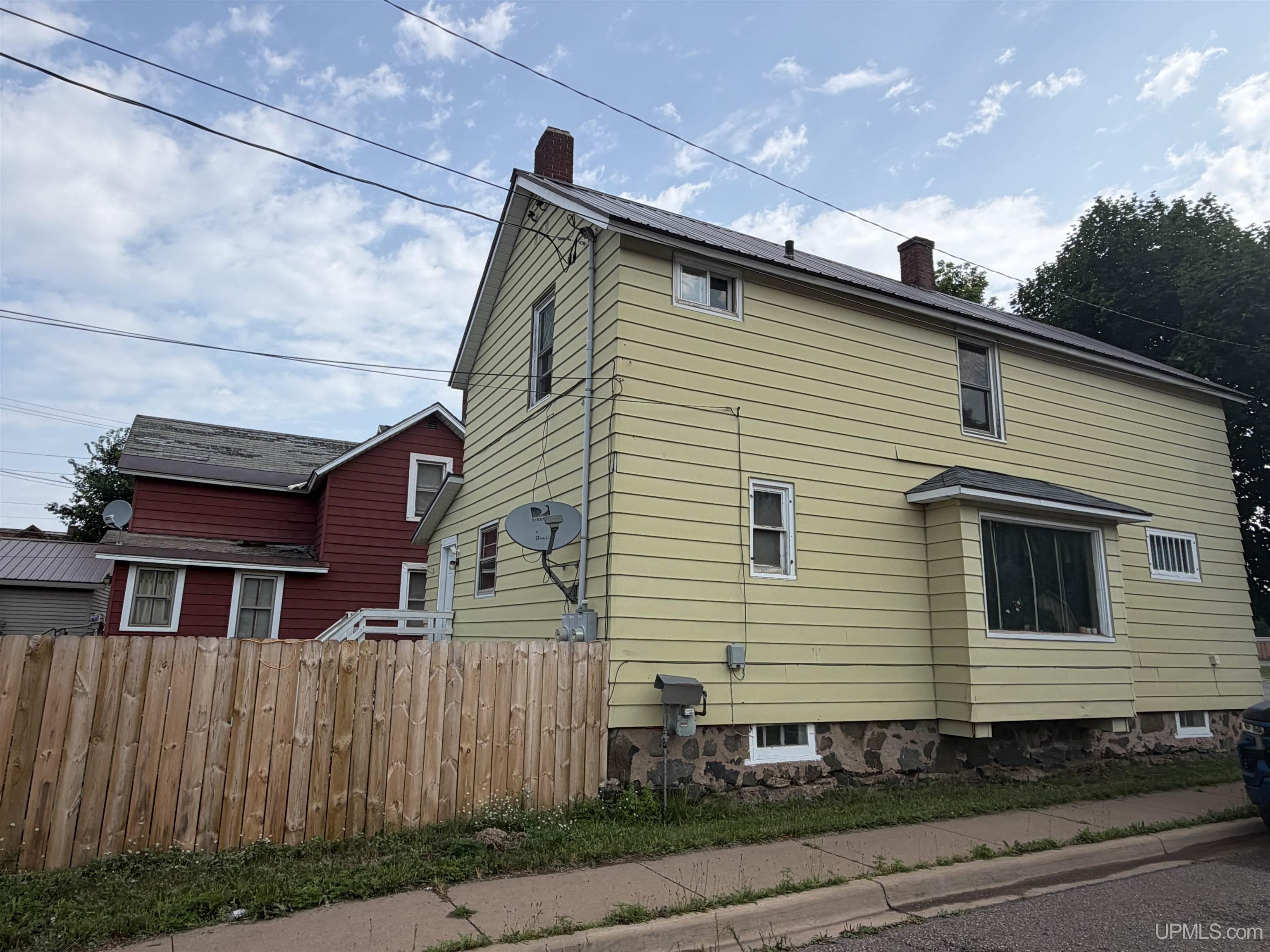 322 S 4th Street Property Photo 4