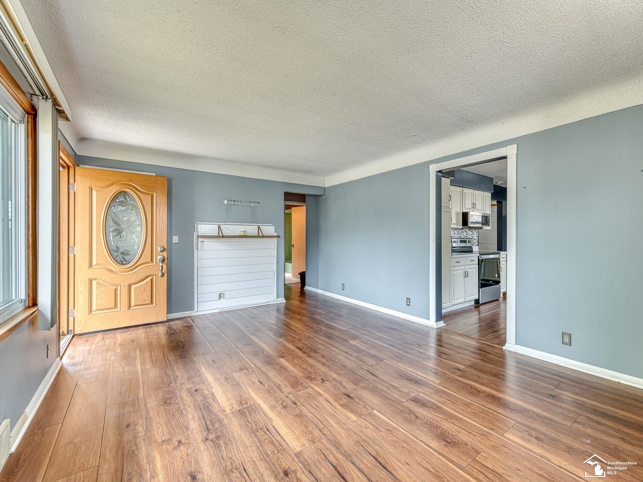 5929 Oakwood Drive Property Photo 5