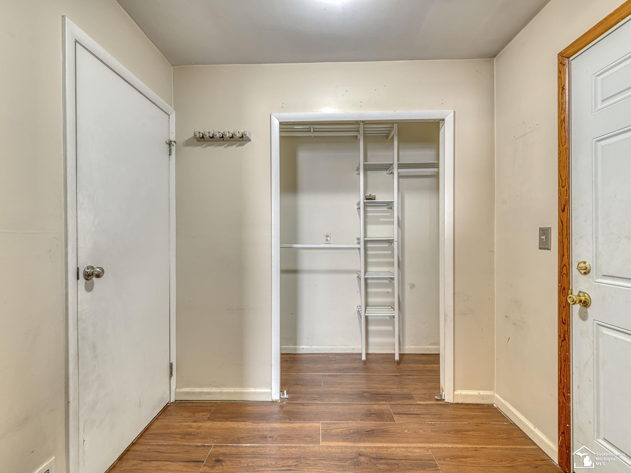 5929 Oakwood Drive Property Photo 9
