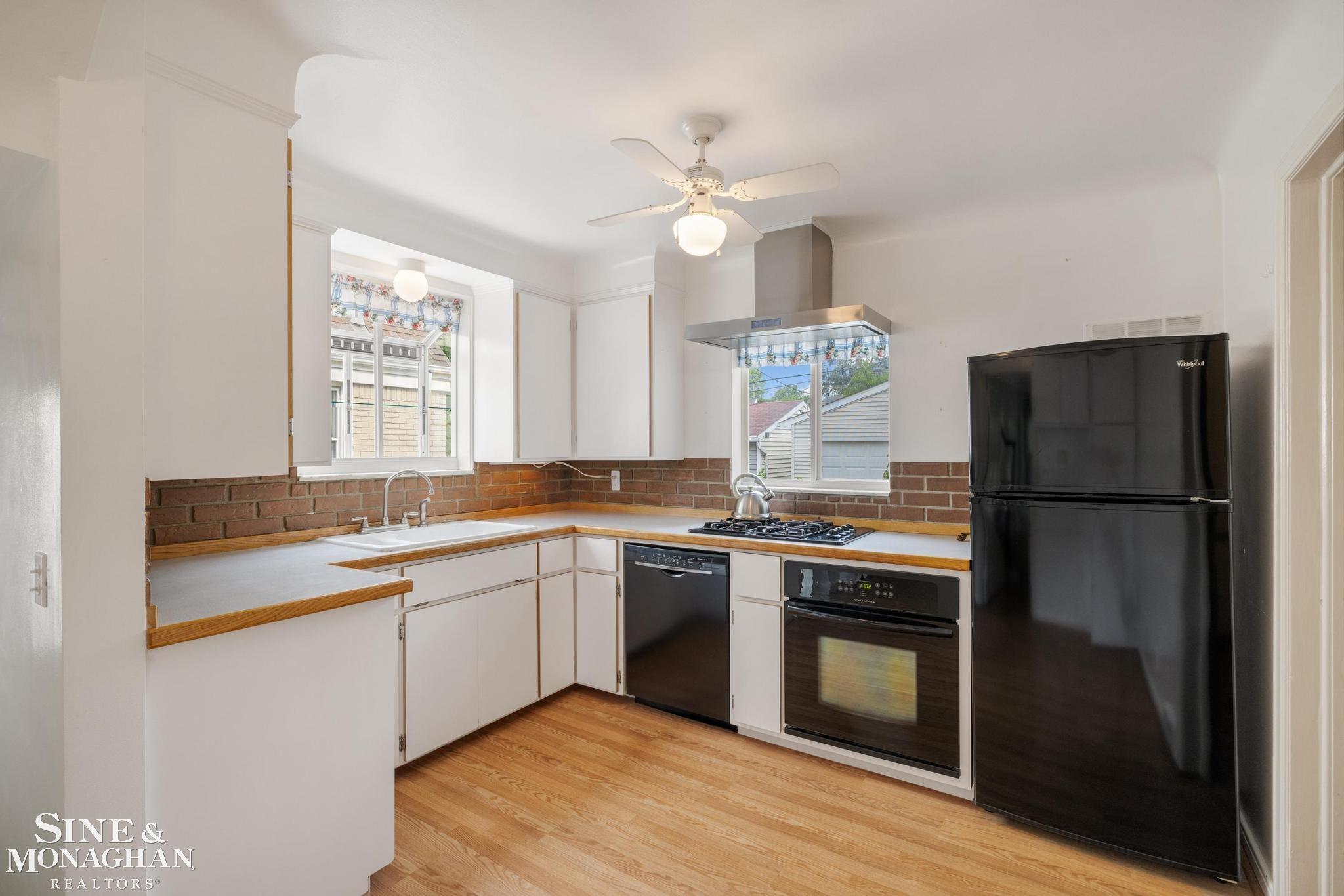 1396 Vernier Road Property Photo 11