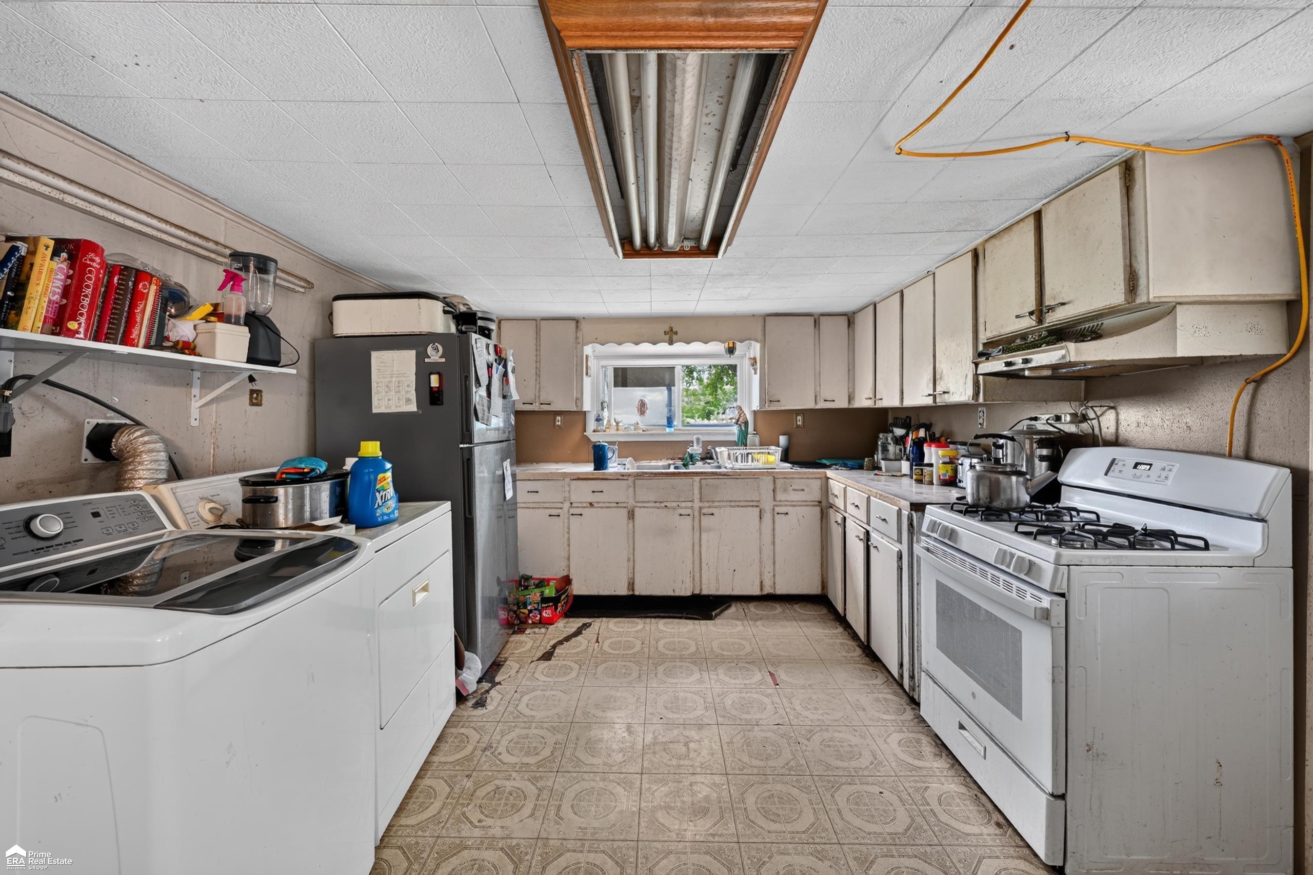 5472 Cemetery Road Property Photo 6