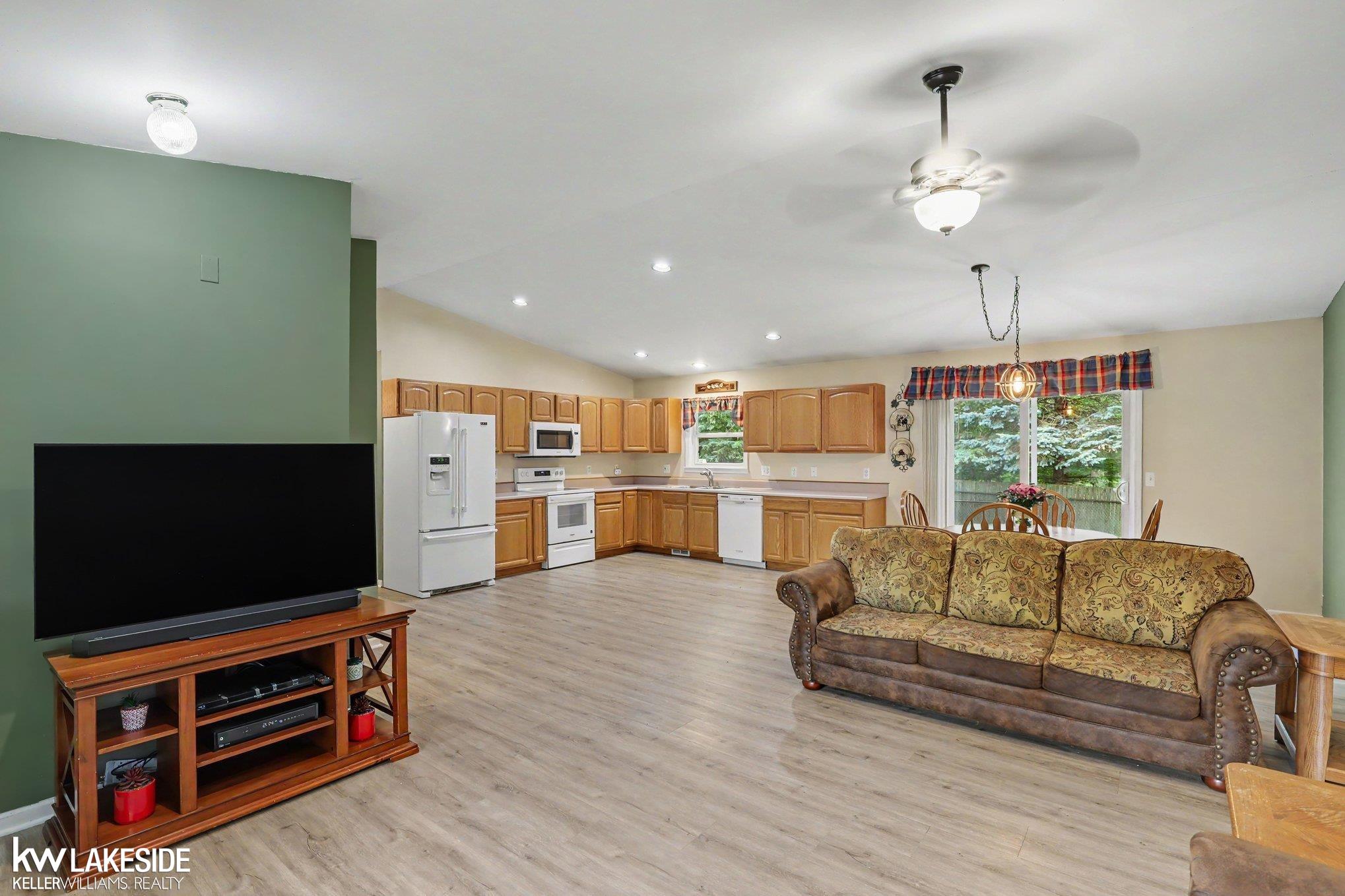 593 Allison Drive Property Photo 4