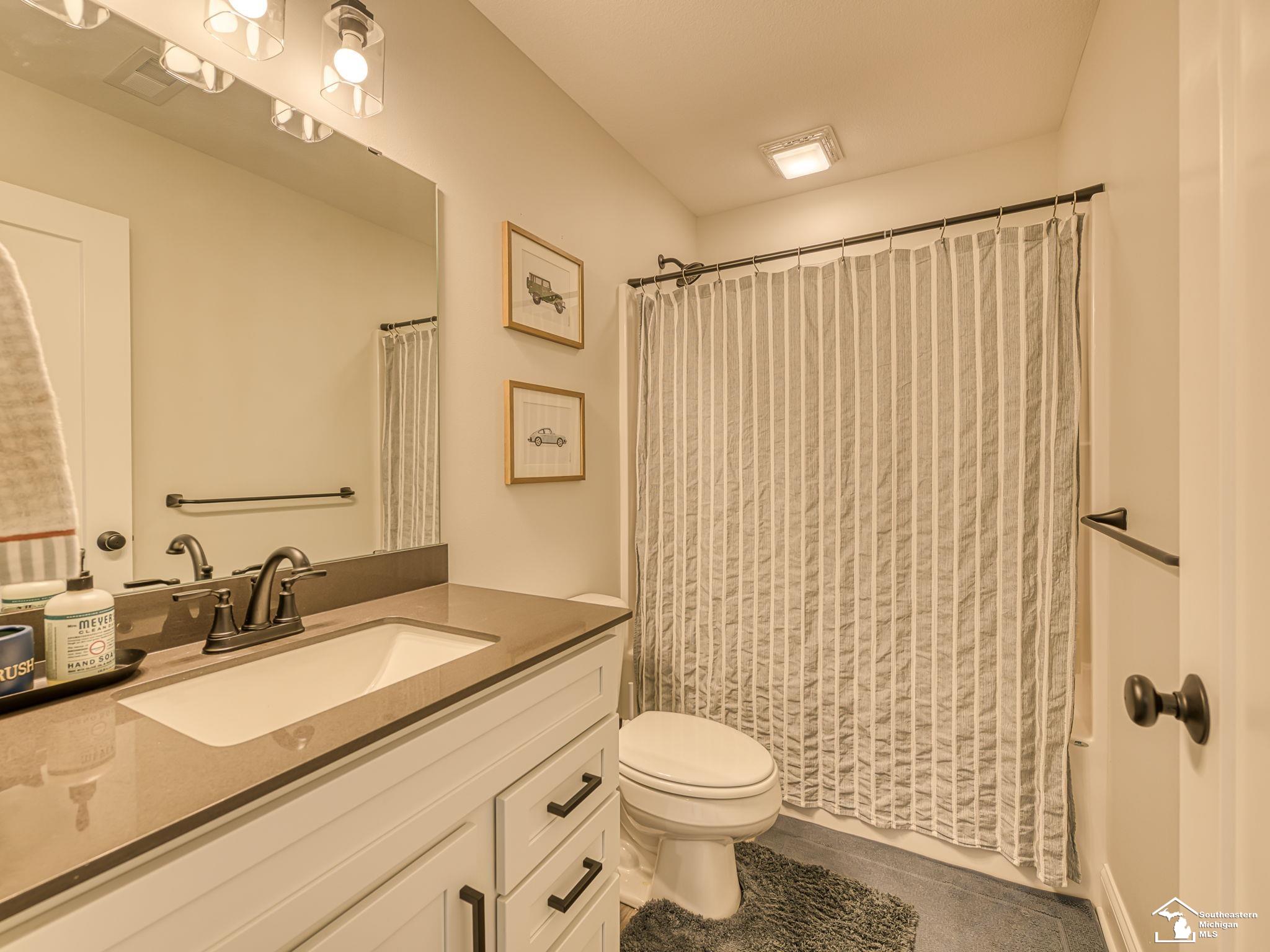 9395 Village Meadows Drive Property Photo 10