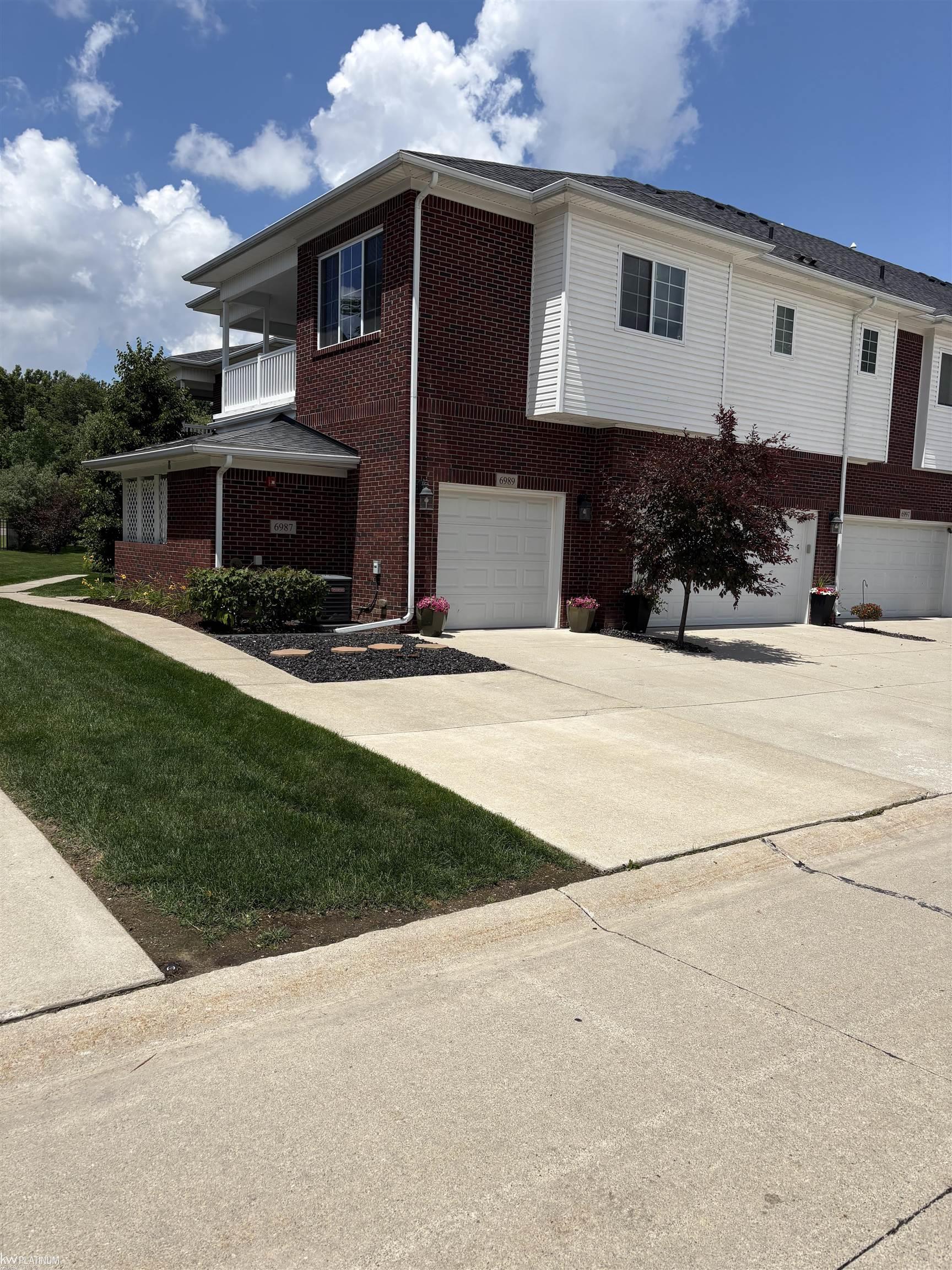 6989 Boulder Pointe Drive