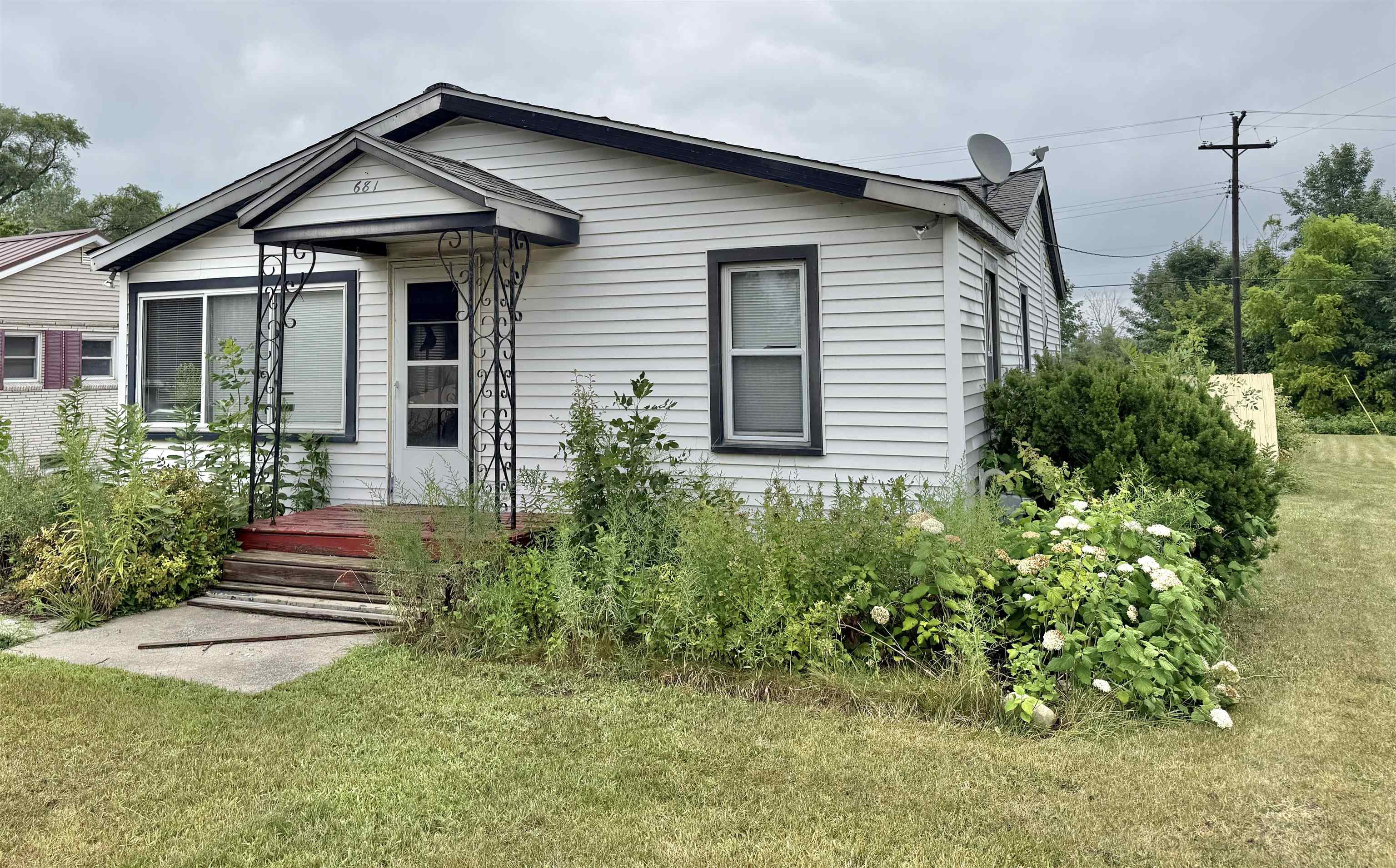 681 S Huron Road Property Photo 1