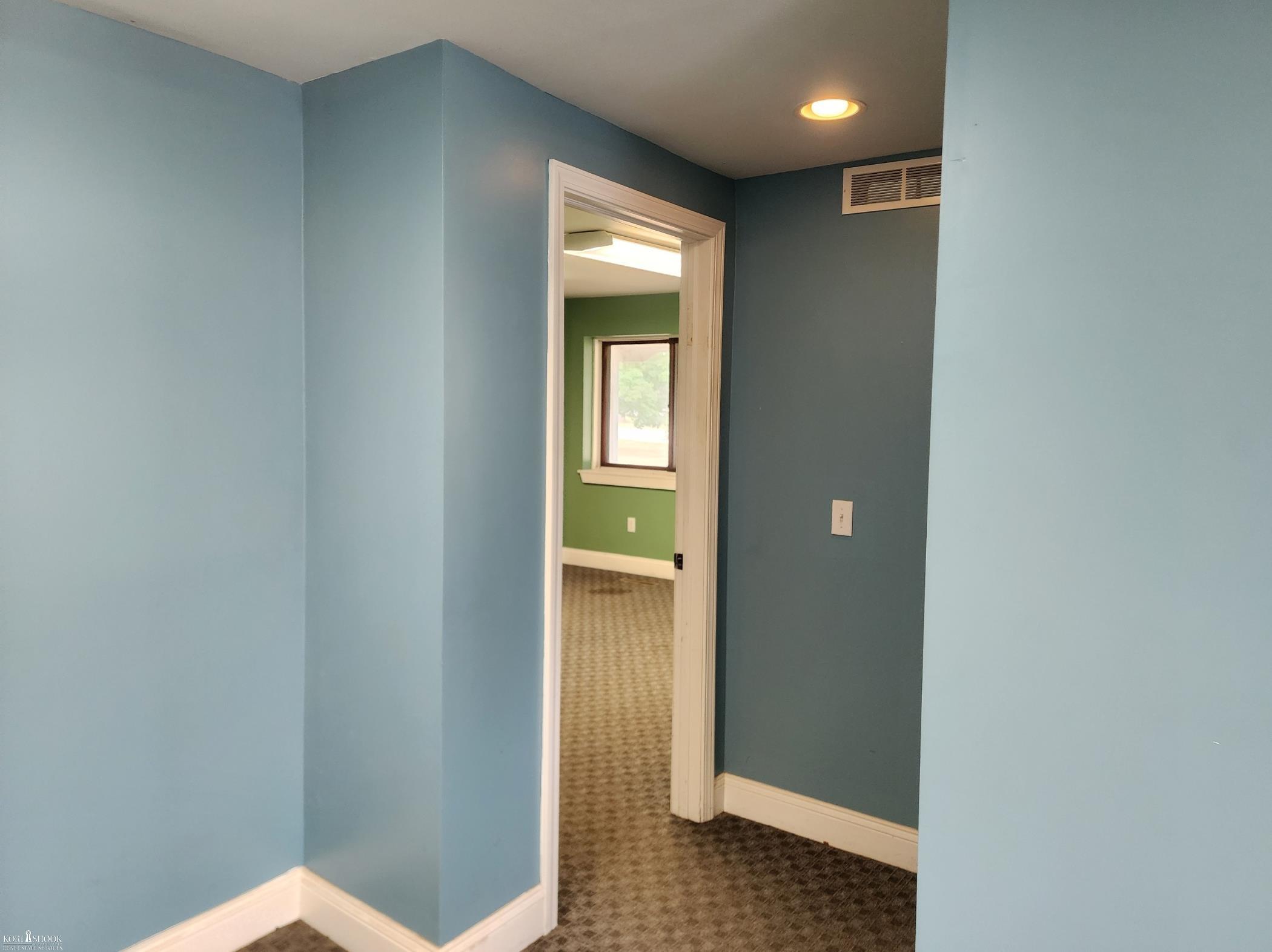 2881 W Bennington Road Property Photo 6
