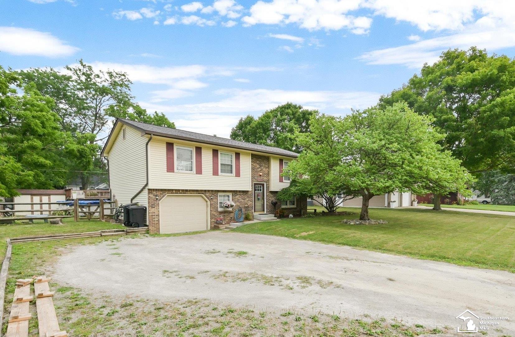 720 Plank Street Property Photo 1