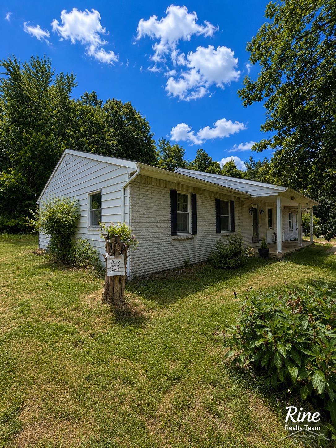 4924 Thurlby Street Property Photo 4