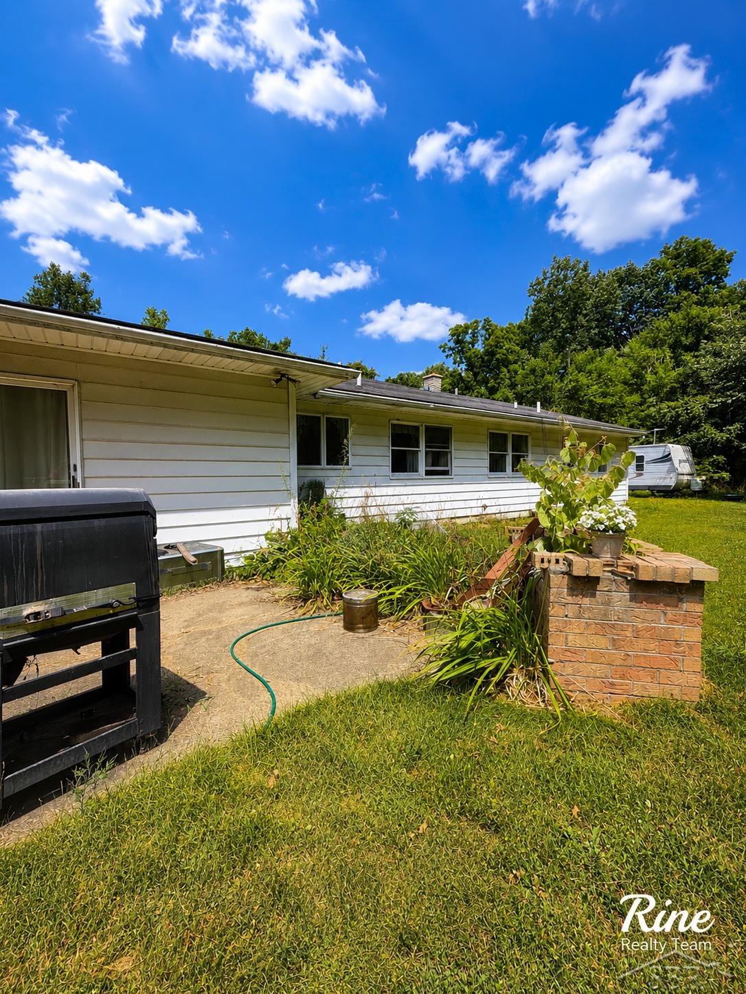 4924 Thurlby Street Property Photo 9