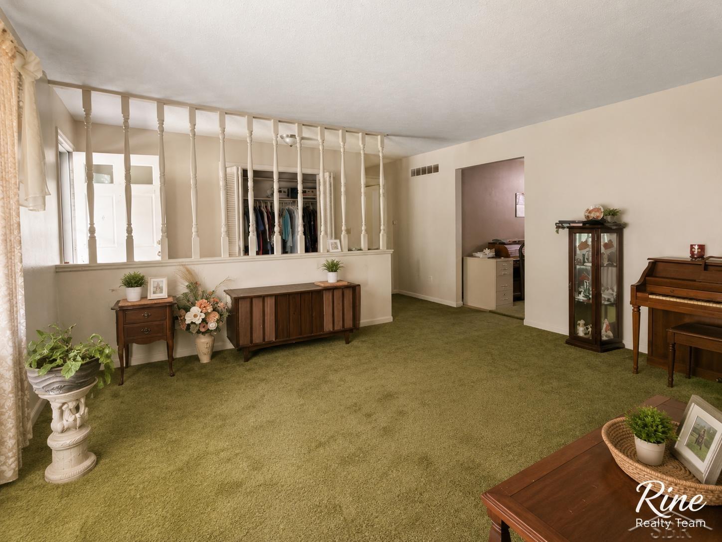 4924 Thurlby Street Property Photo 14