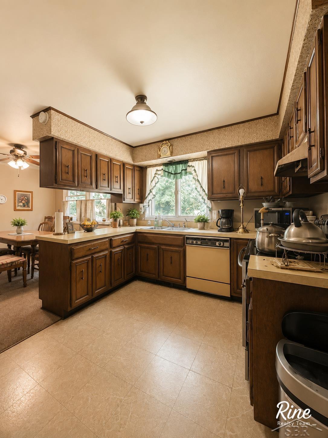 4924 Thurlby Street Property Photo 23