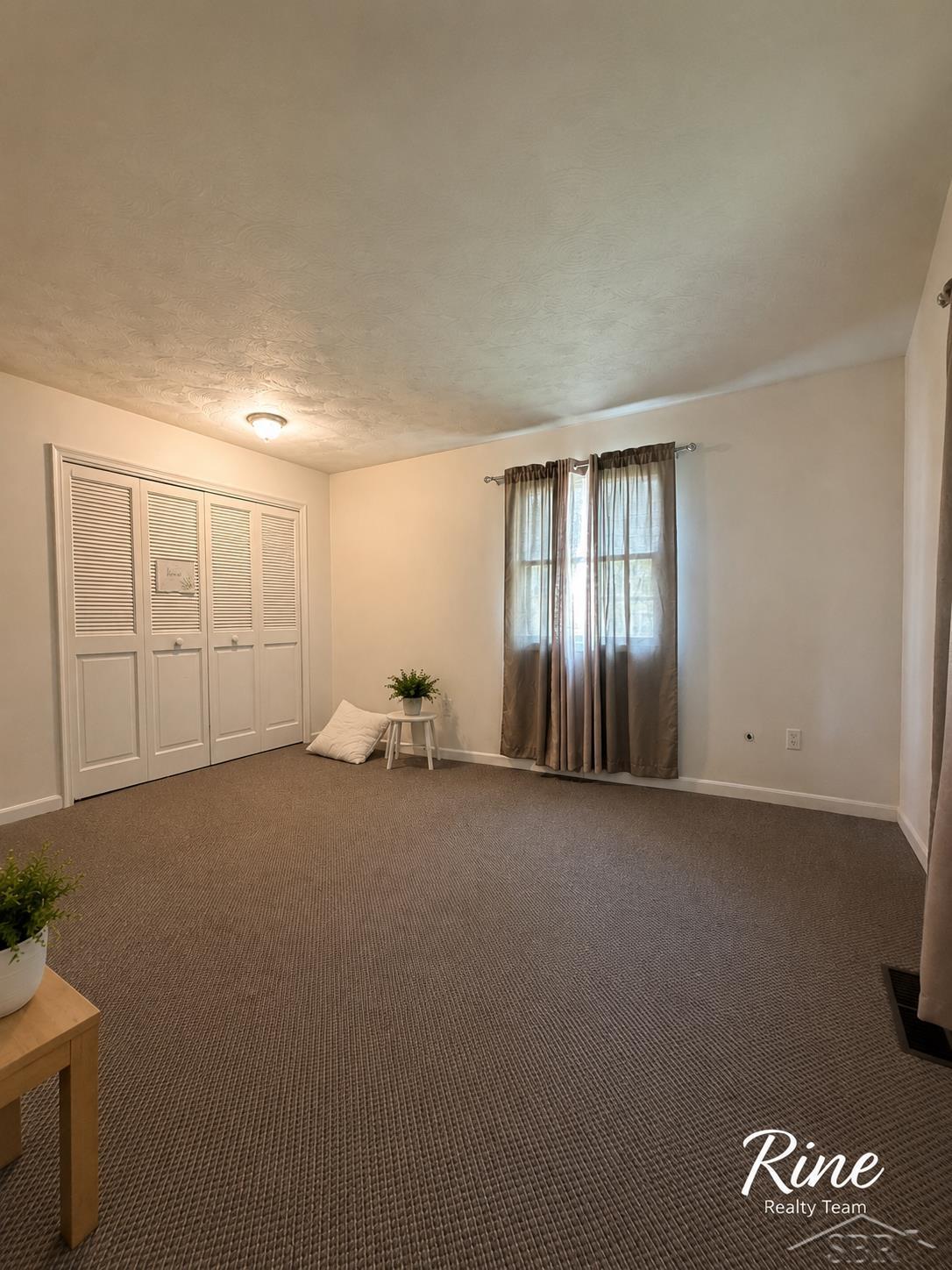 4924 Thurlby Street Property Photo 29