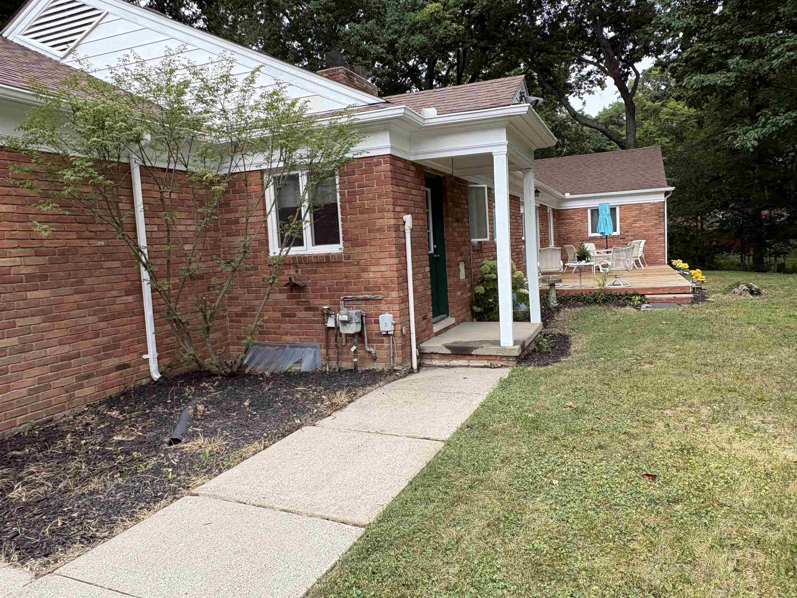 1402 Woodslea Street Property Photo 4
