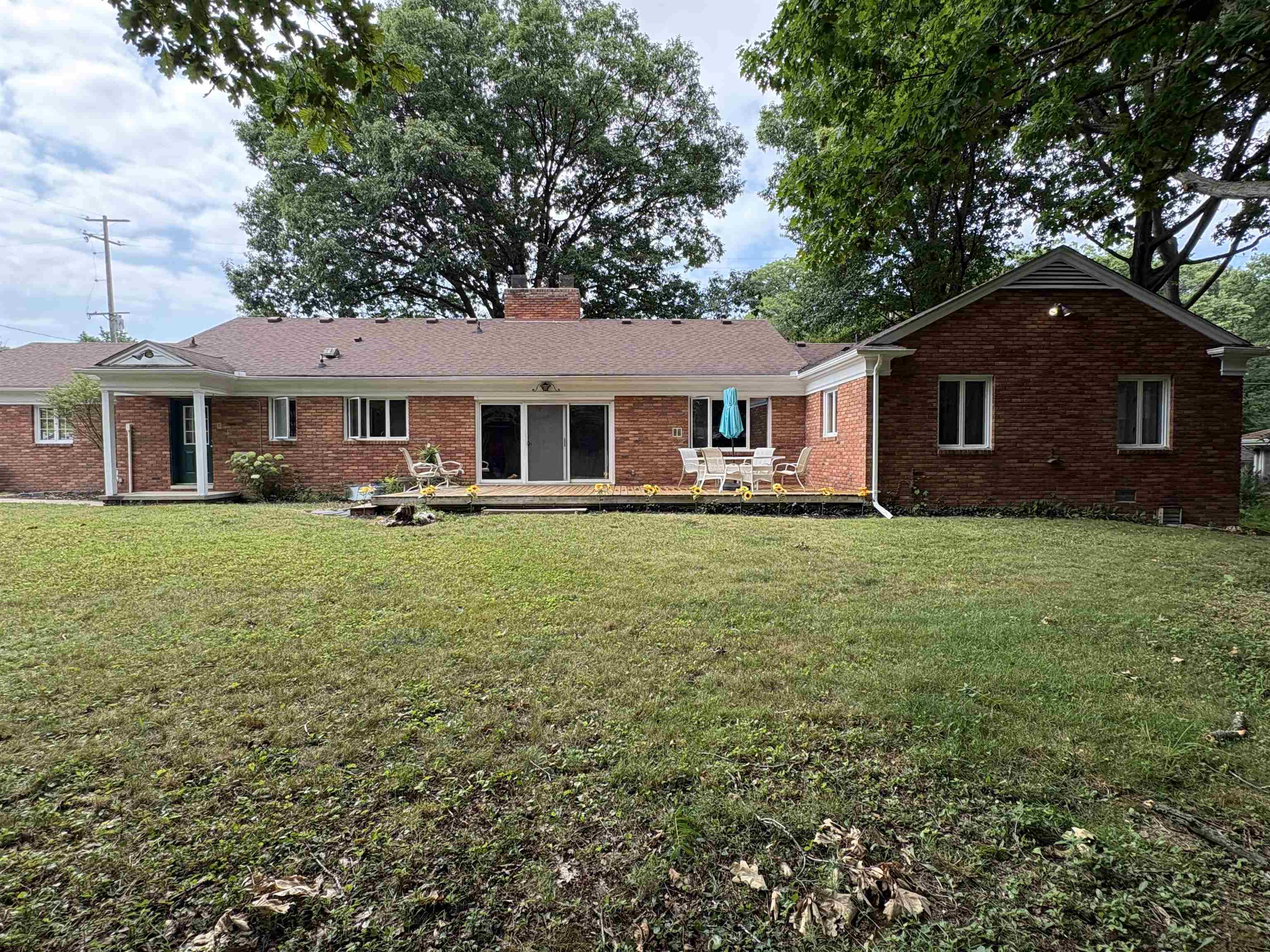 1402 Woodslea Street Property Photo 5