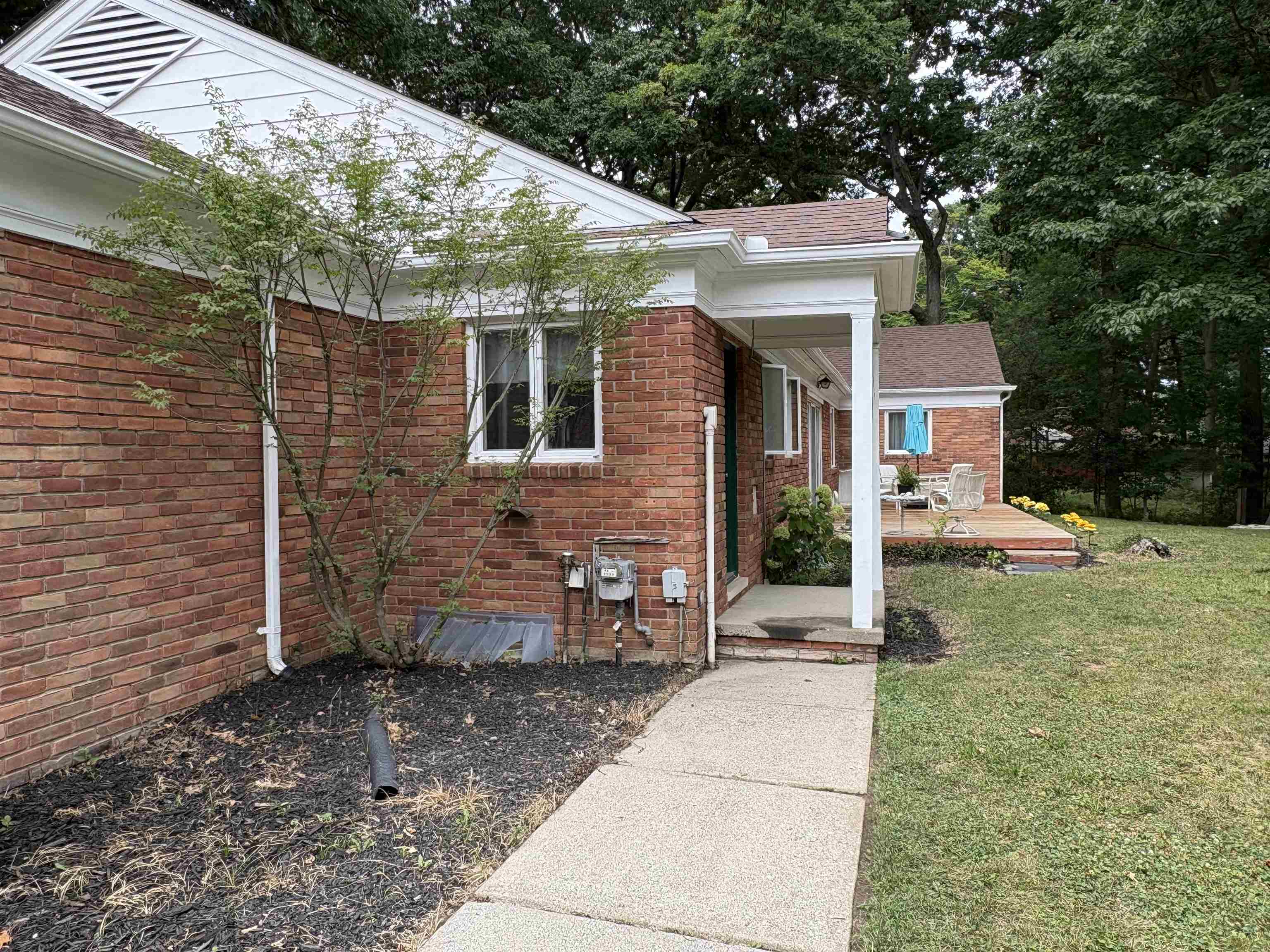 1402 Woodslea Street Property Photo 7